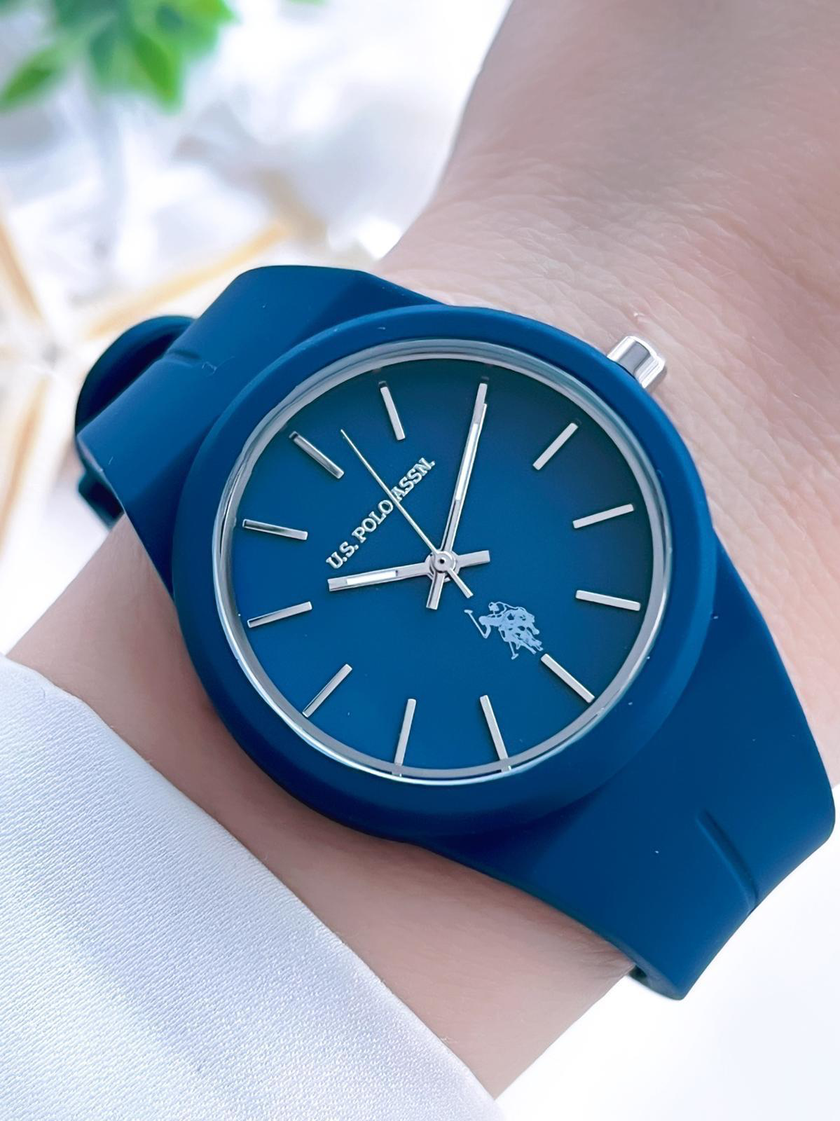 U.S.POLO ASSN Silikon Kordon 3 Atm Suya Dayanıklı Spor Kadın Kol 