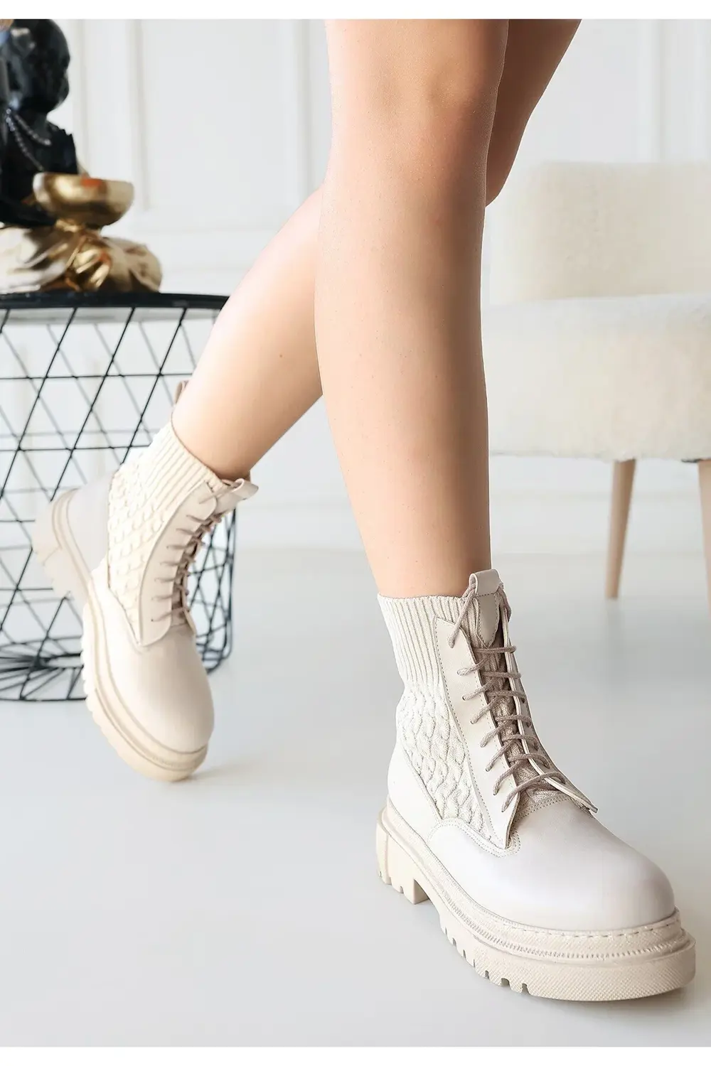 Utag Bej Cilt Bağcıklı Bot - Lisinya