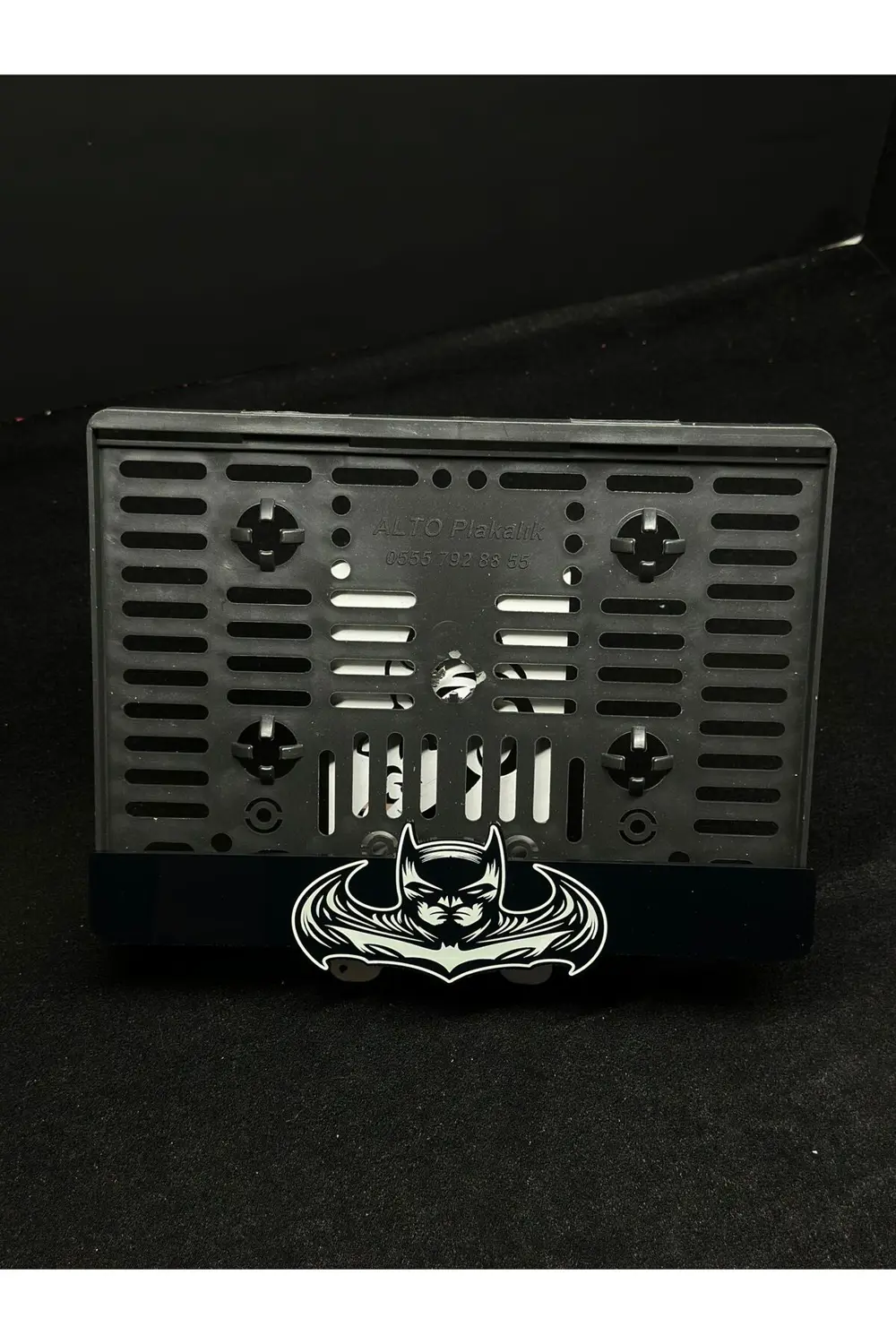 UYUMLU MOTOR PLAKALIK BATMAN LAZER KESİM PLEKSİ