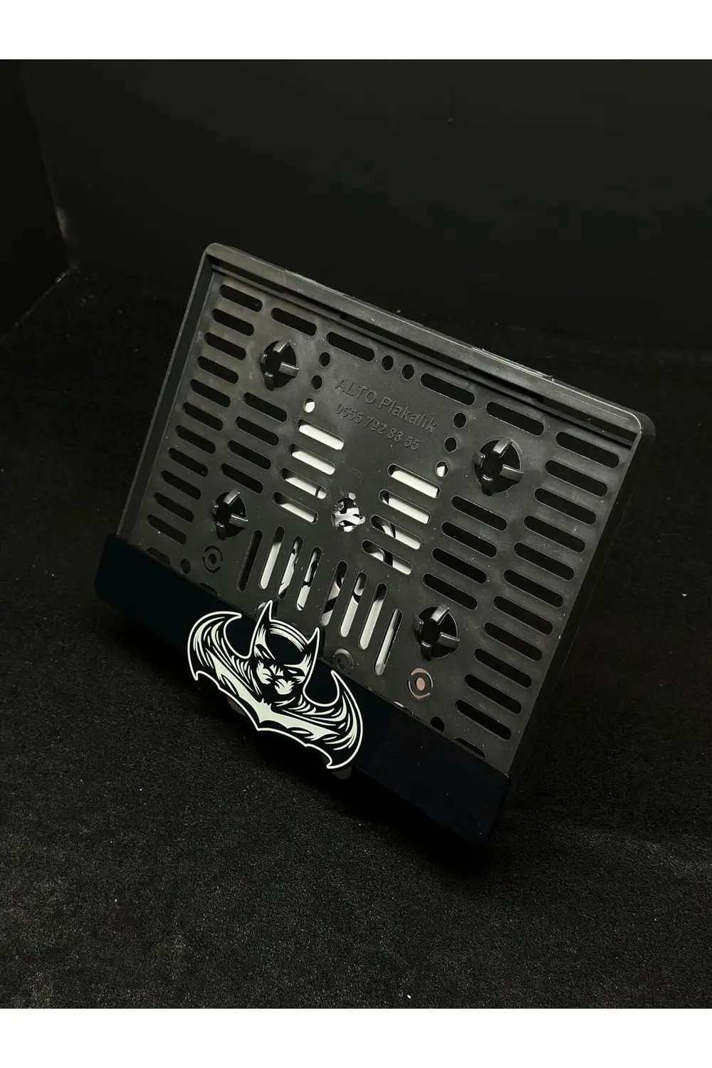UYUMLU MOTOR PLAKALIK BATMAN LAZER KESİM PLEKSİ