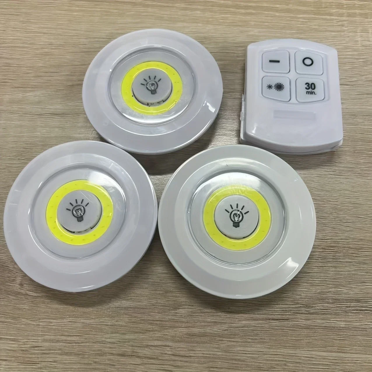 Uzaktan Kumandalı Yapışkanlı 3&amp;#39;lü Led Spot Lamba Bx40 Fiyatı, Yorumları ve Özellikleri