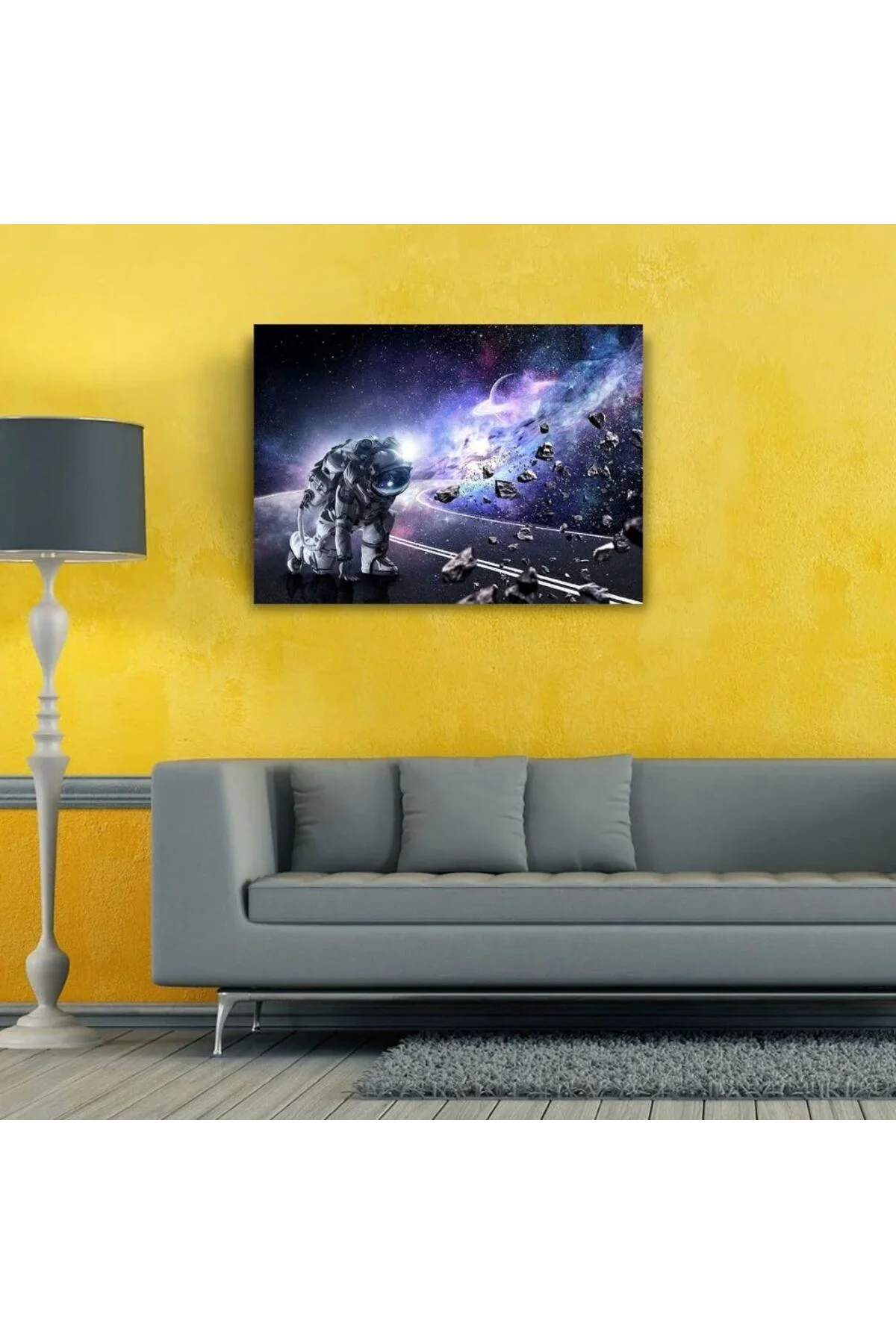 Uzayda Astronot ve Meteor Yağmuru Kanvas Tablo 50 x 70 Fiyatı, Yorumları ve Özellikleri