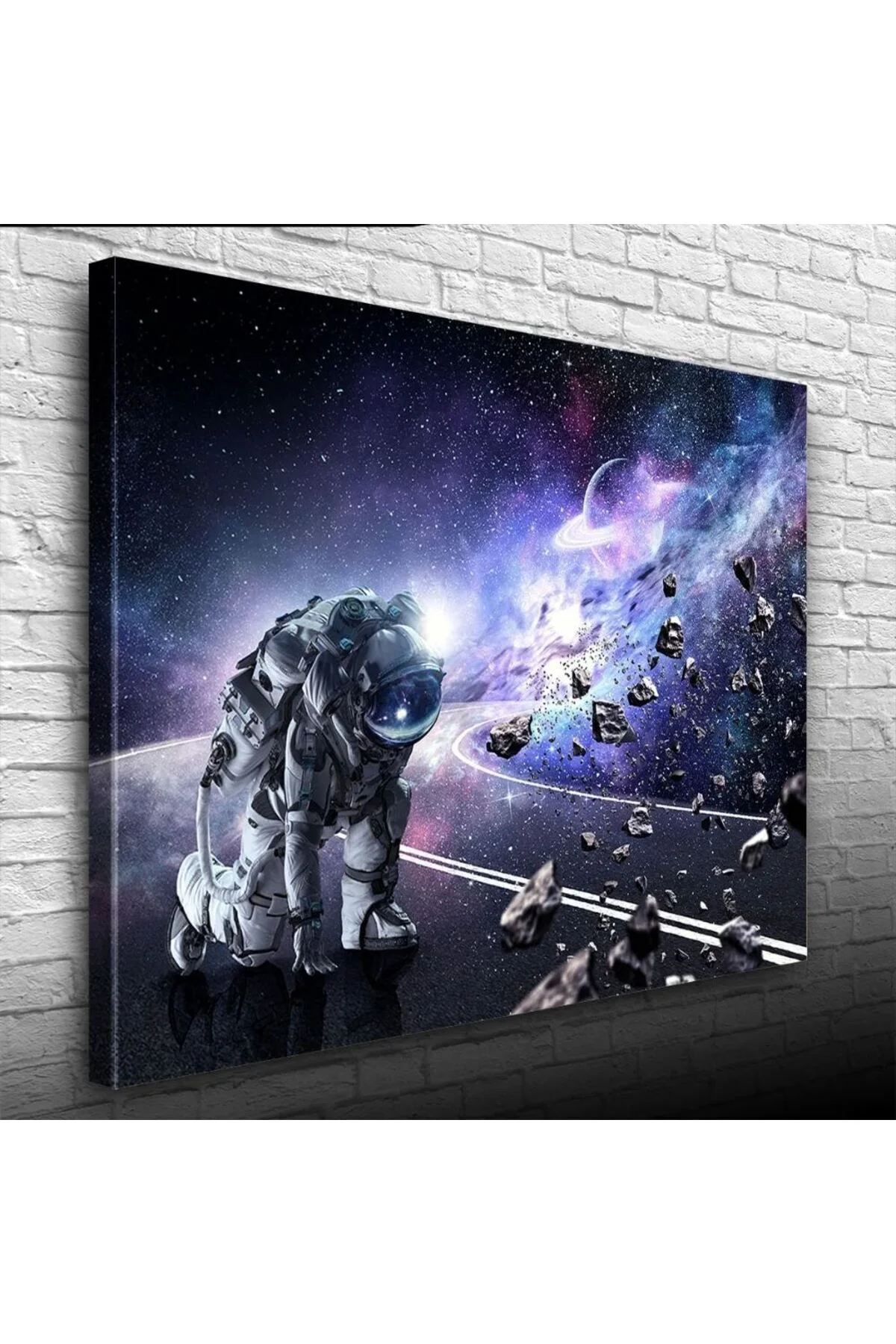 Uzayda Astronot ve Meteor Yağmuru Kanvas Tablo 50 x 70 Fiyatı, Yorumları ve Özellikleri