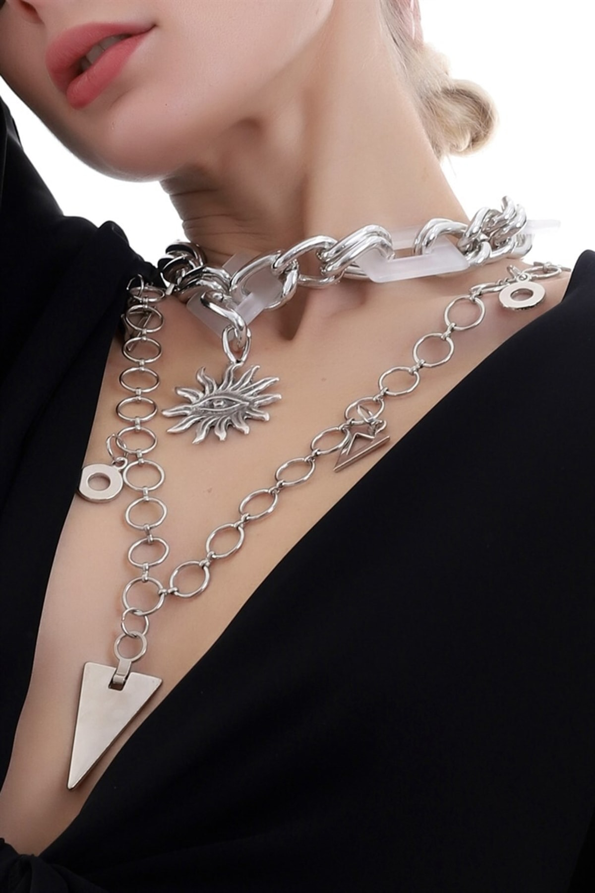 Uzun Güneş Sembollü Zarif Ve Şık Zincir Kolye