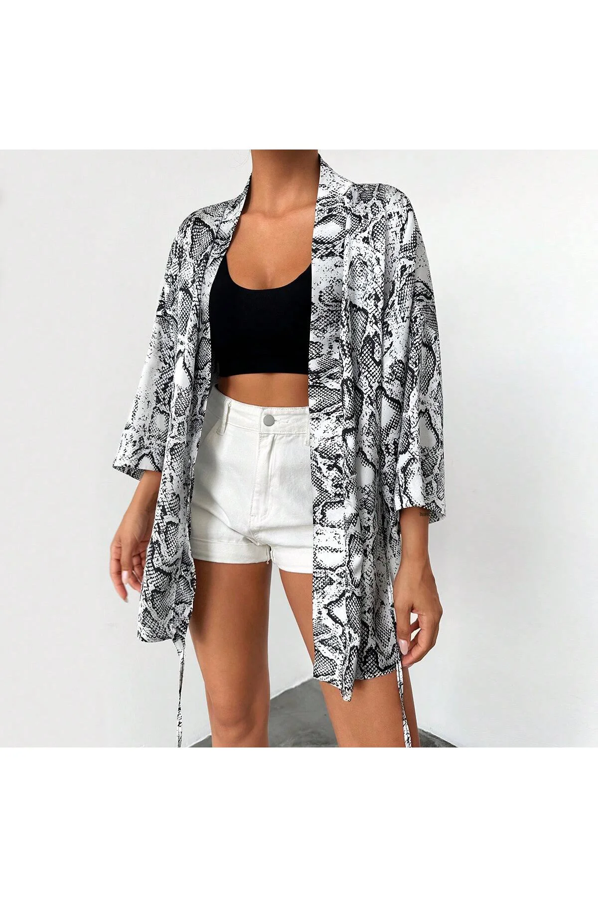 Uzun Kol Yılan Desenli Belden Bağlamalı Rahat Kalıp Kısa Saten Ki
