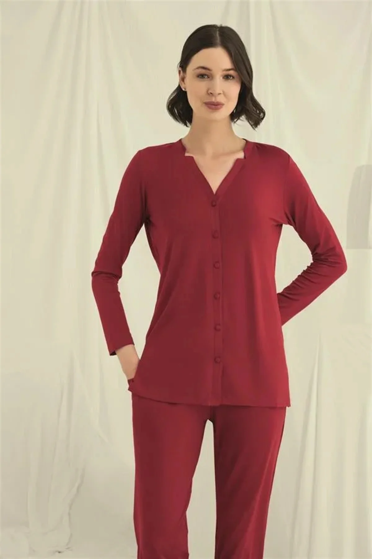 Uzun Kollu Boydan Düğmeli V Yaka Pijama Takımı Fiyatı, Yorumları ve Özellikleri