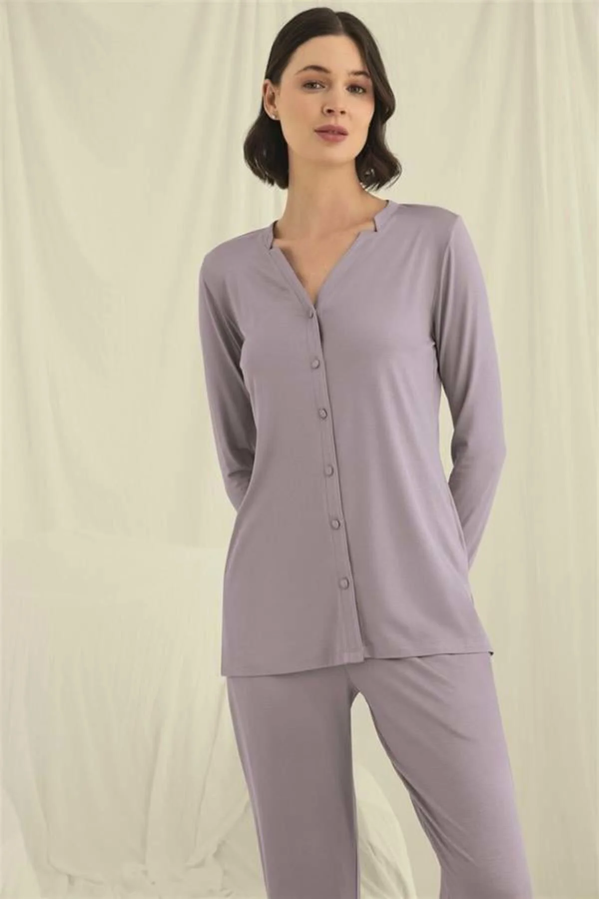 Uzun Kollu Boydan Düğmeli V Yaka Pijama Takımı