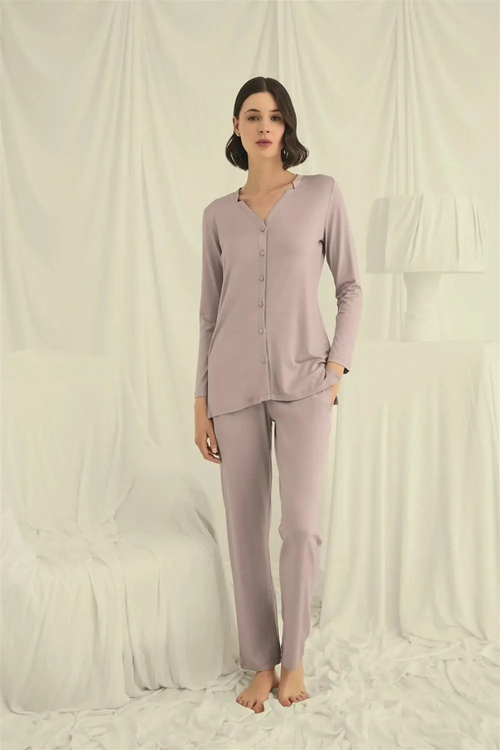 Uzun Kollu Düğmeli V Yaka Pijama Takımı