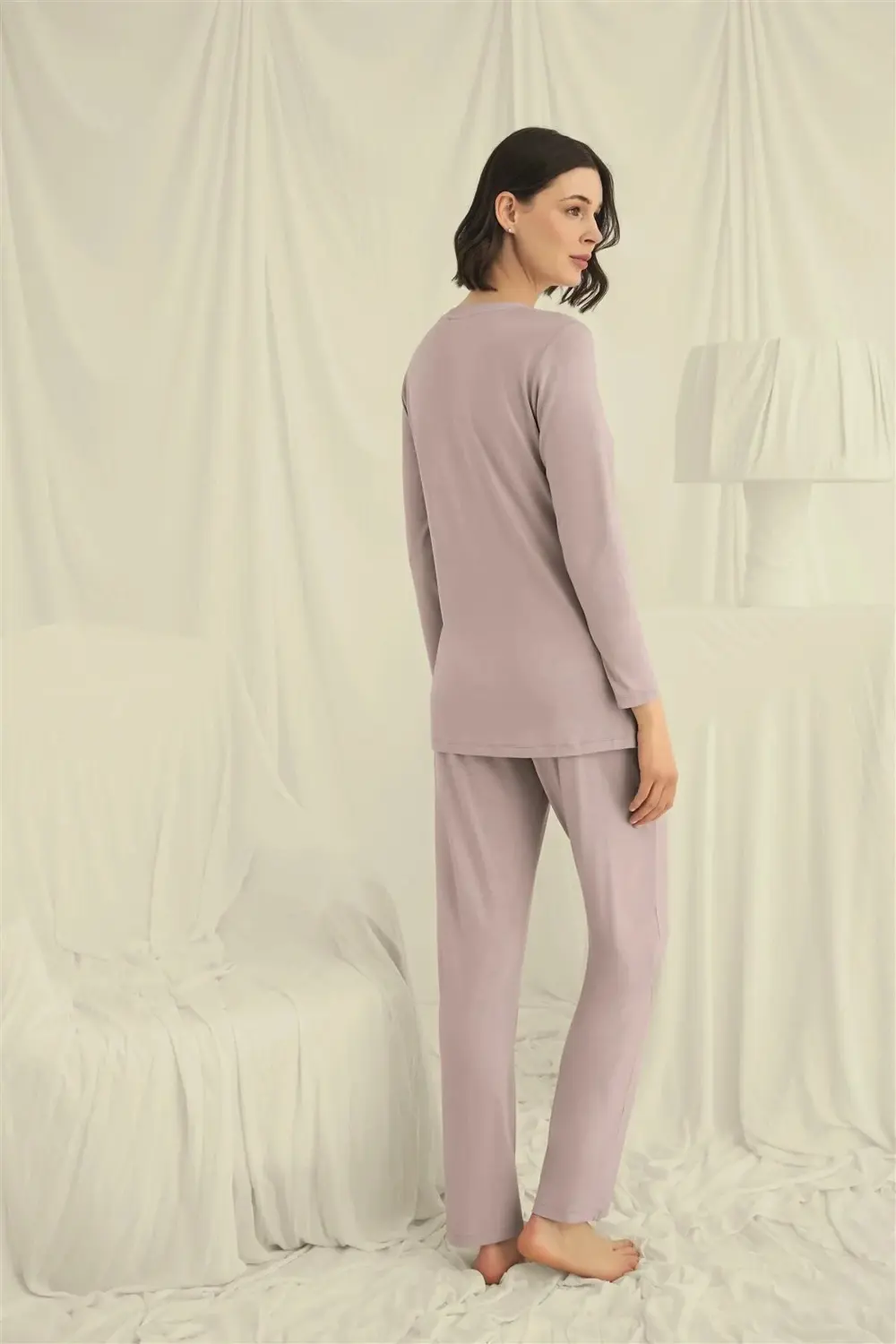 Uzun Kollu Düğmeli V Yaka Pijama Takımı