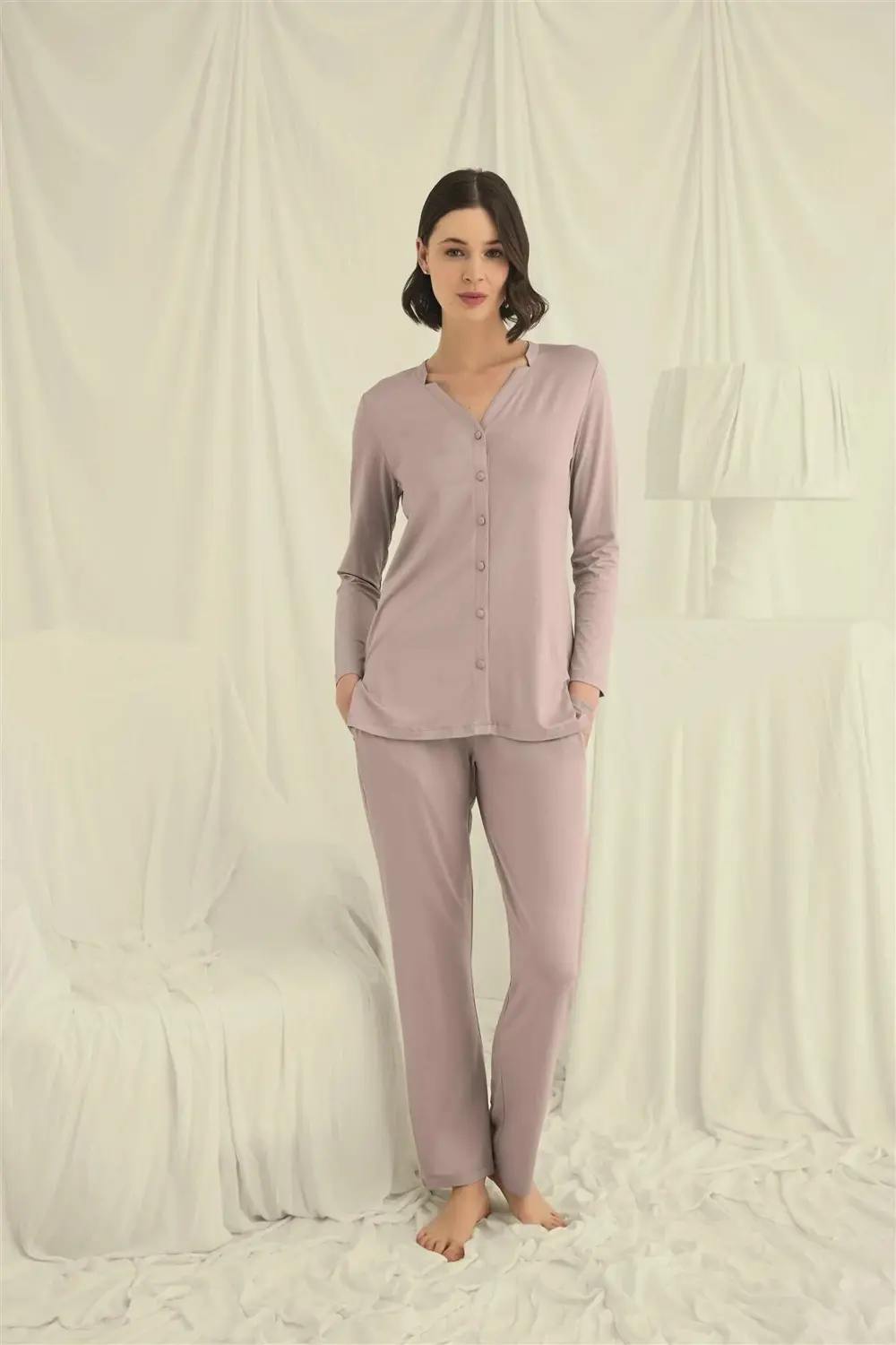 Uzun Kollu Düğmeli V Yaka Pijama Takımı