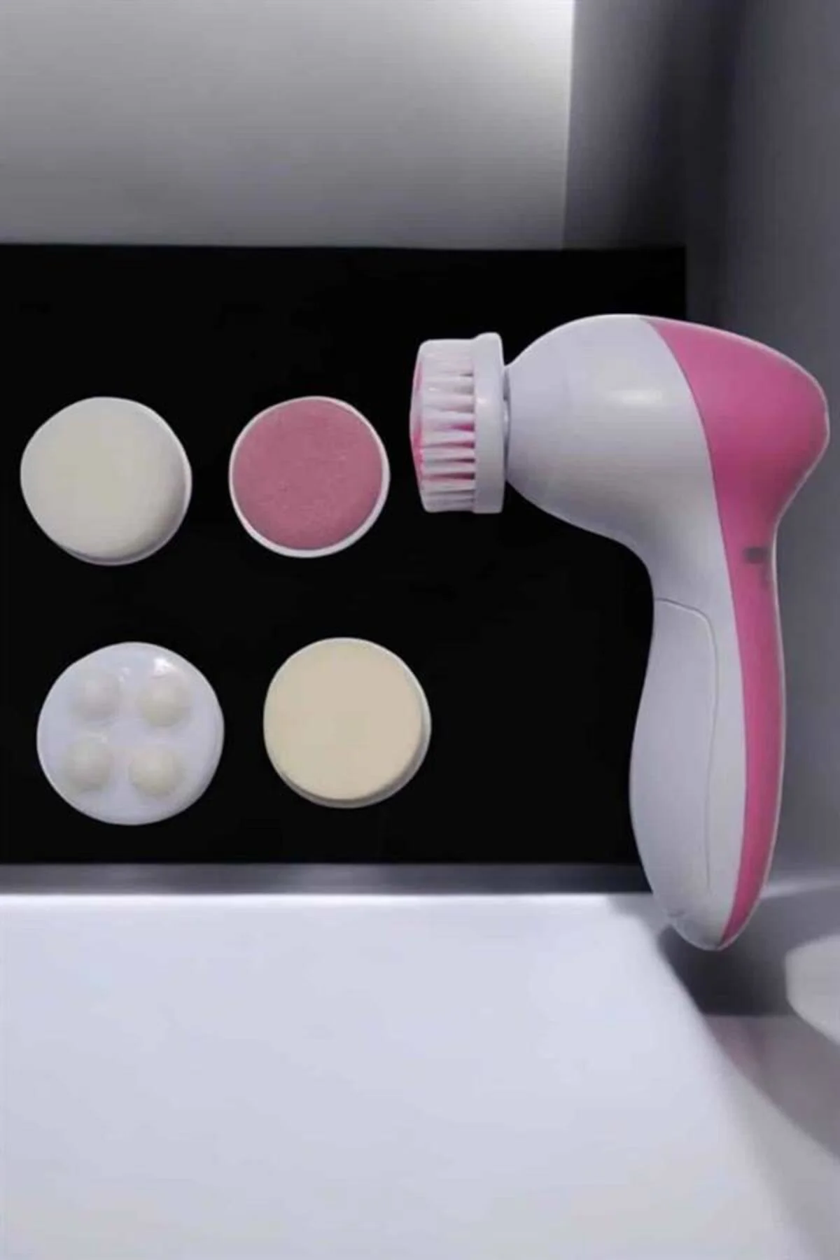 Uzun Pil Ömrü ve Etkili Sonuçlar Sunan 5 Fonksiyonlu Cilt Bakım C