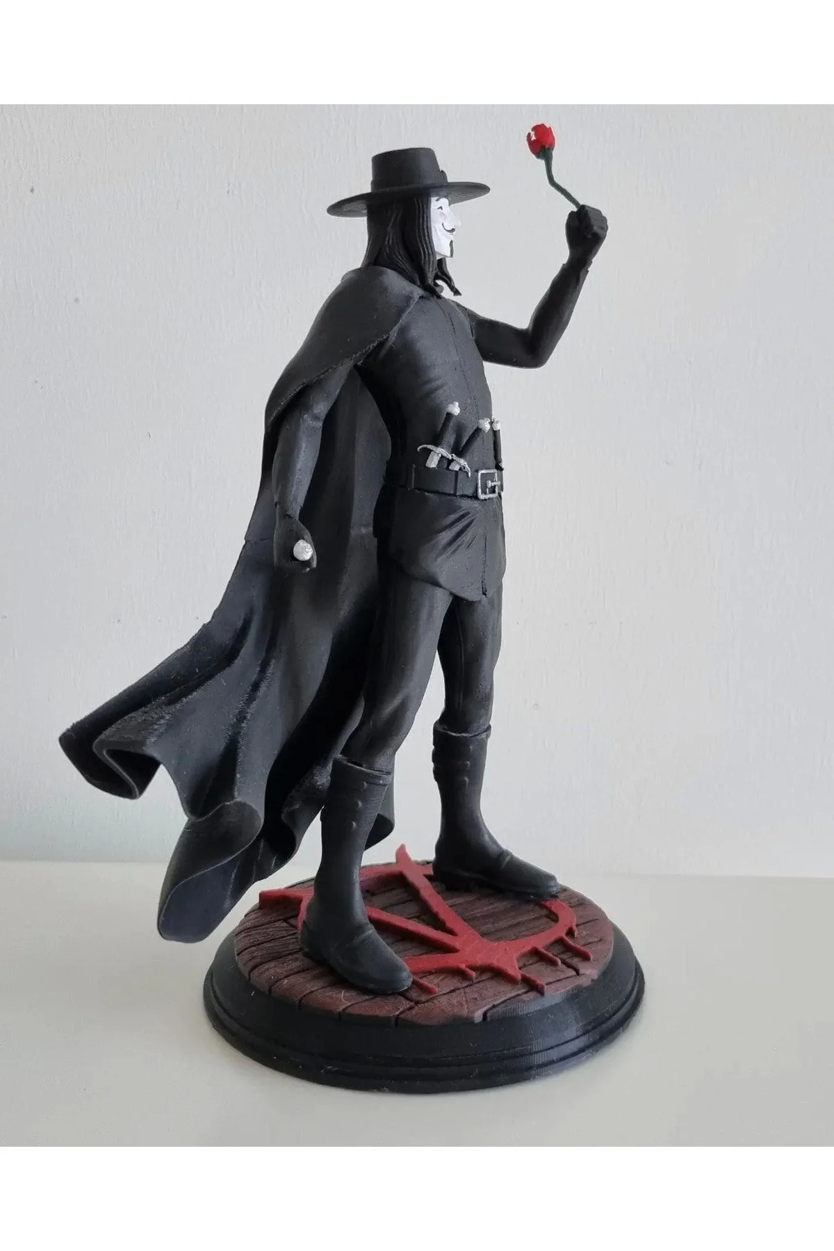 V For Vandetta/ Figür / Yükseklik 28 Cm