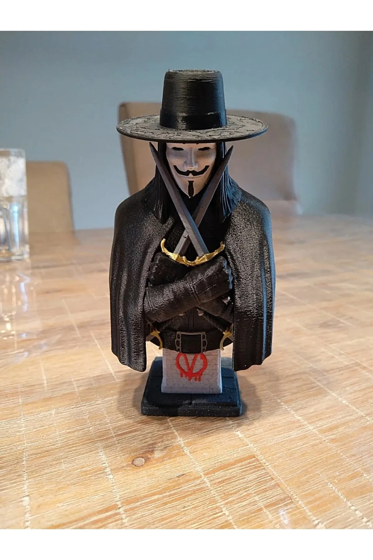 V for Vendetta Boyalı Büst 15 CM
