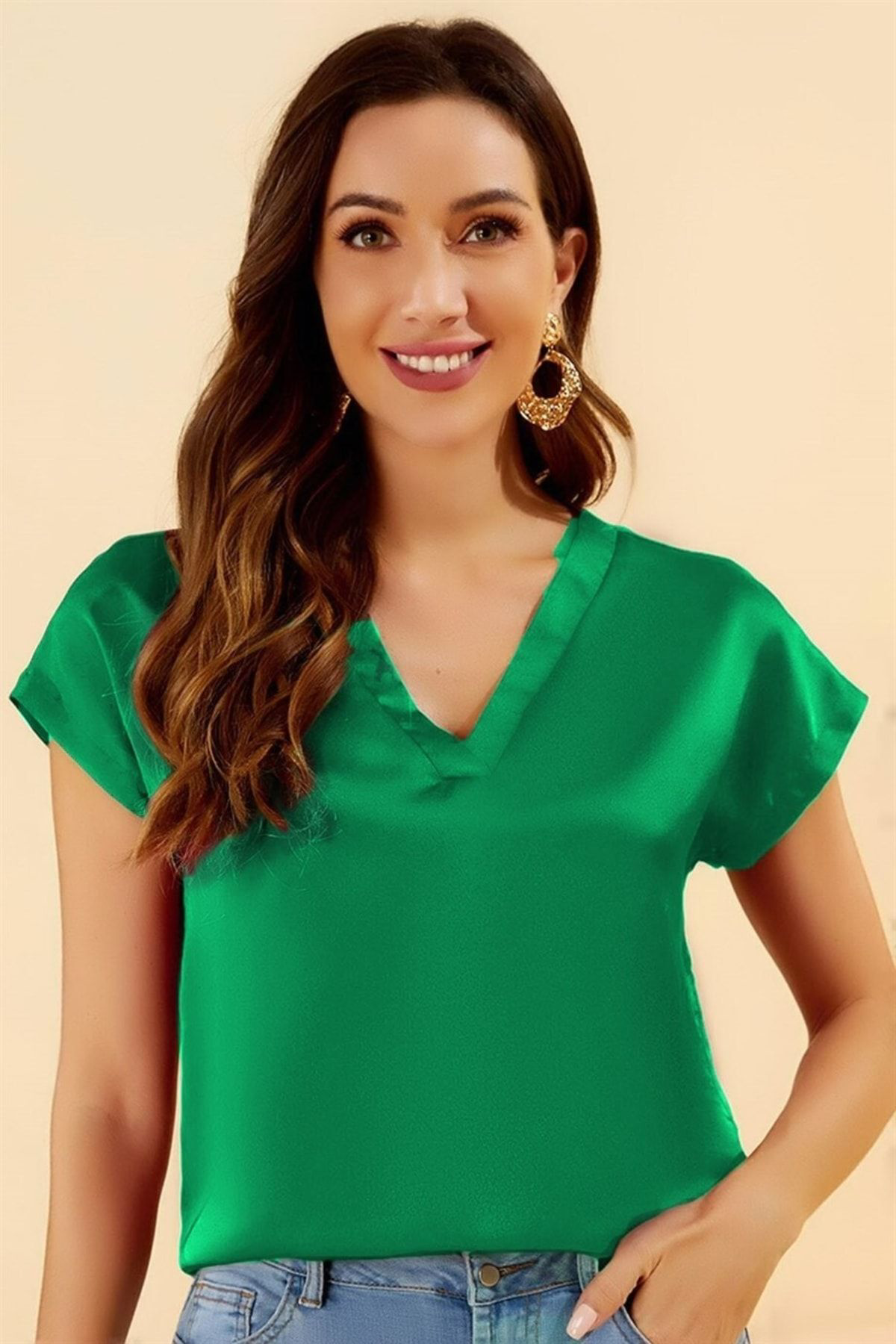 V Yaka Kısa Tırnak Kol Standart Rahat Kesim Şık Ve Cool Saten Blu