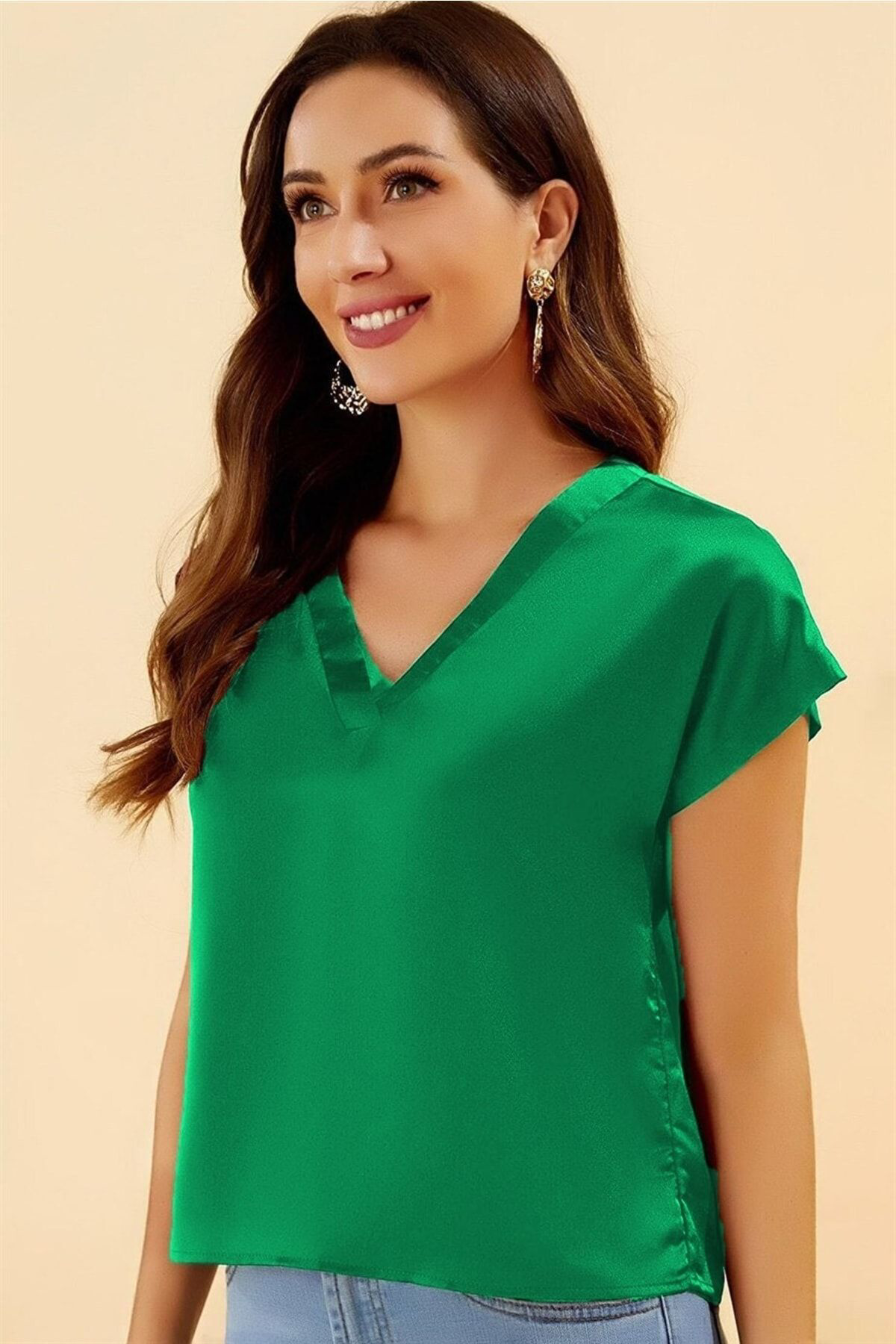 V Yaka Kısa Tırnak Kol Standart Rahat Kesim Şık Ve Cool Saten Blu