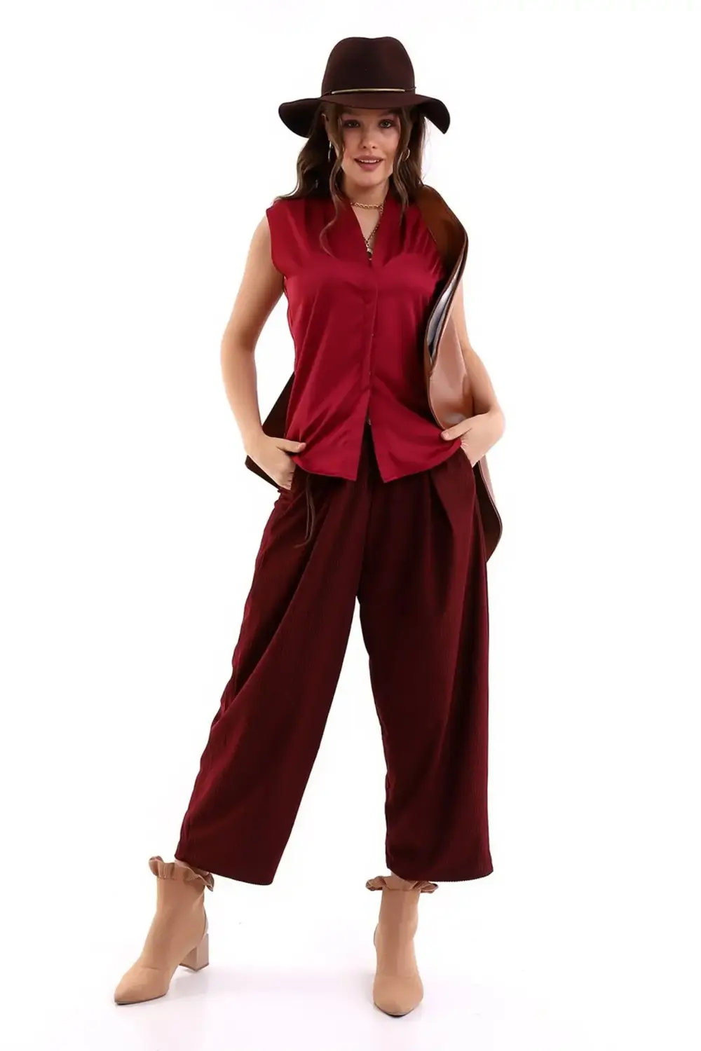 V Yaka Kolsuz Omuz Detaylı Bol Kesim Rahat Ve Cool Bluz