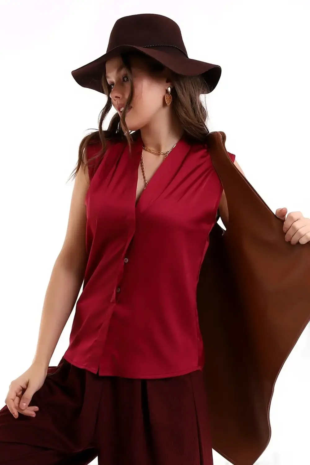 V Yaka Kolsuz Omuz Detaylı Bol Kesim Rahat Ve Cool Bluz