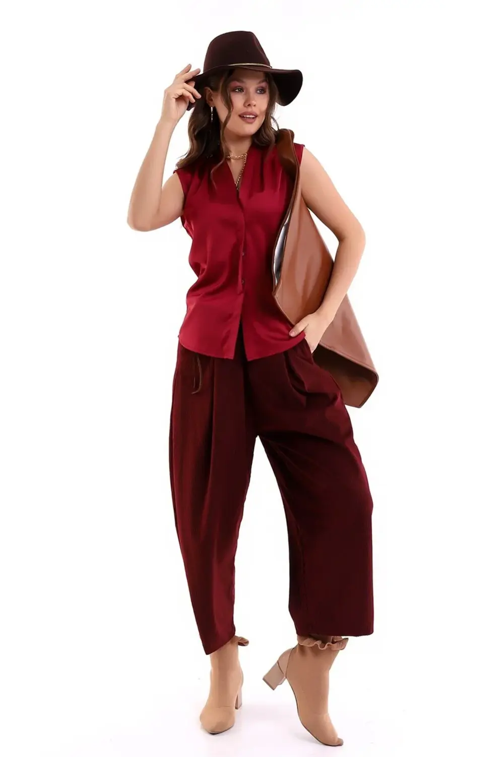 V Yaka Kolsuz Omuz Detaylı Bol Kesim Rahat Ve Cool Bluz