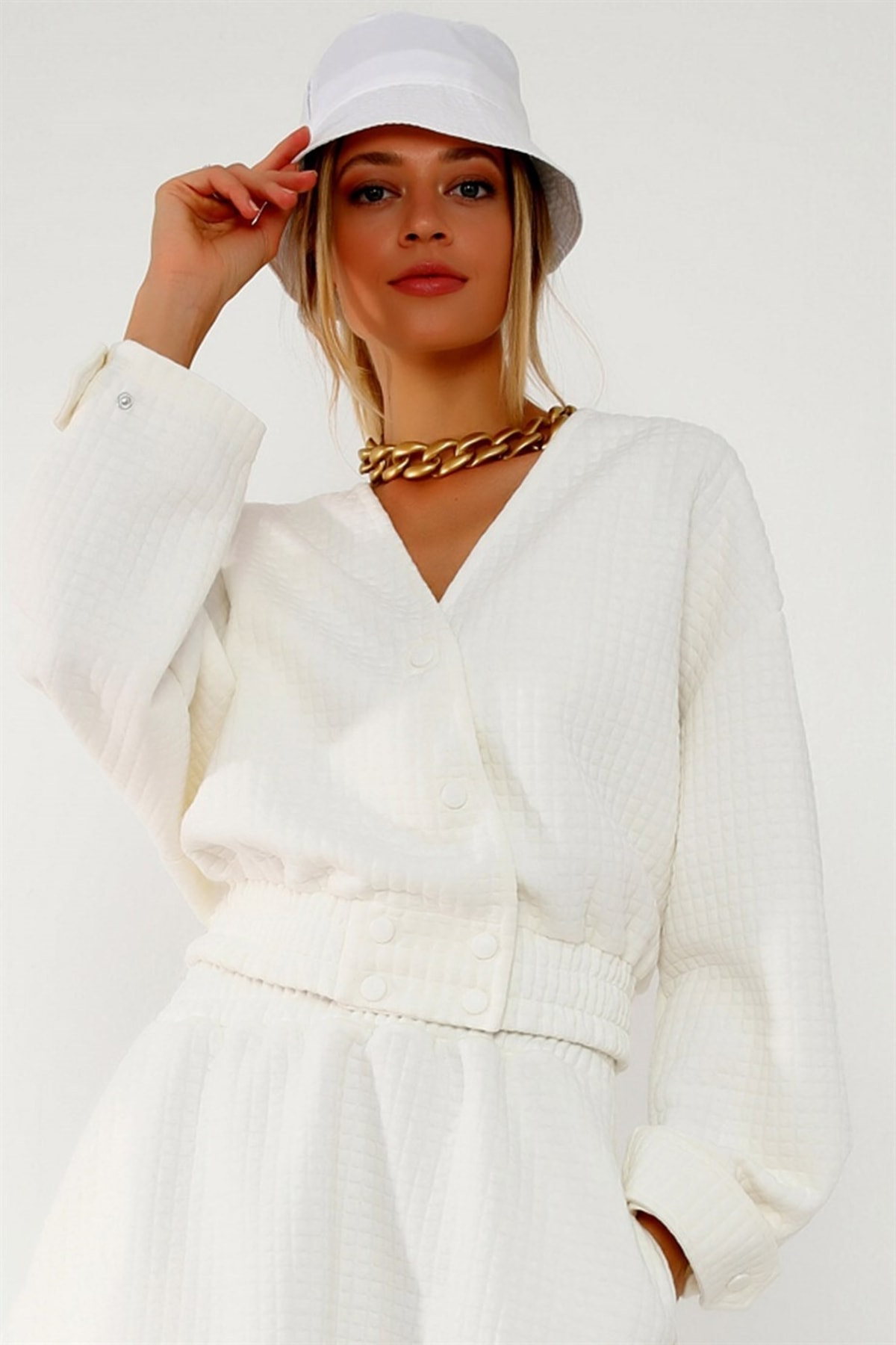 Dreamlike V Yaka Uzun Kollu Çıtcıtlı Rahat Ve Şık Kapitone Bomber Mont