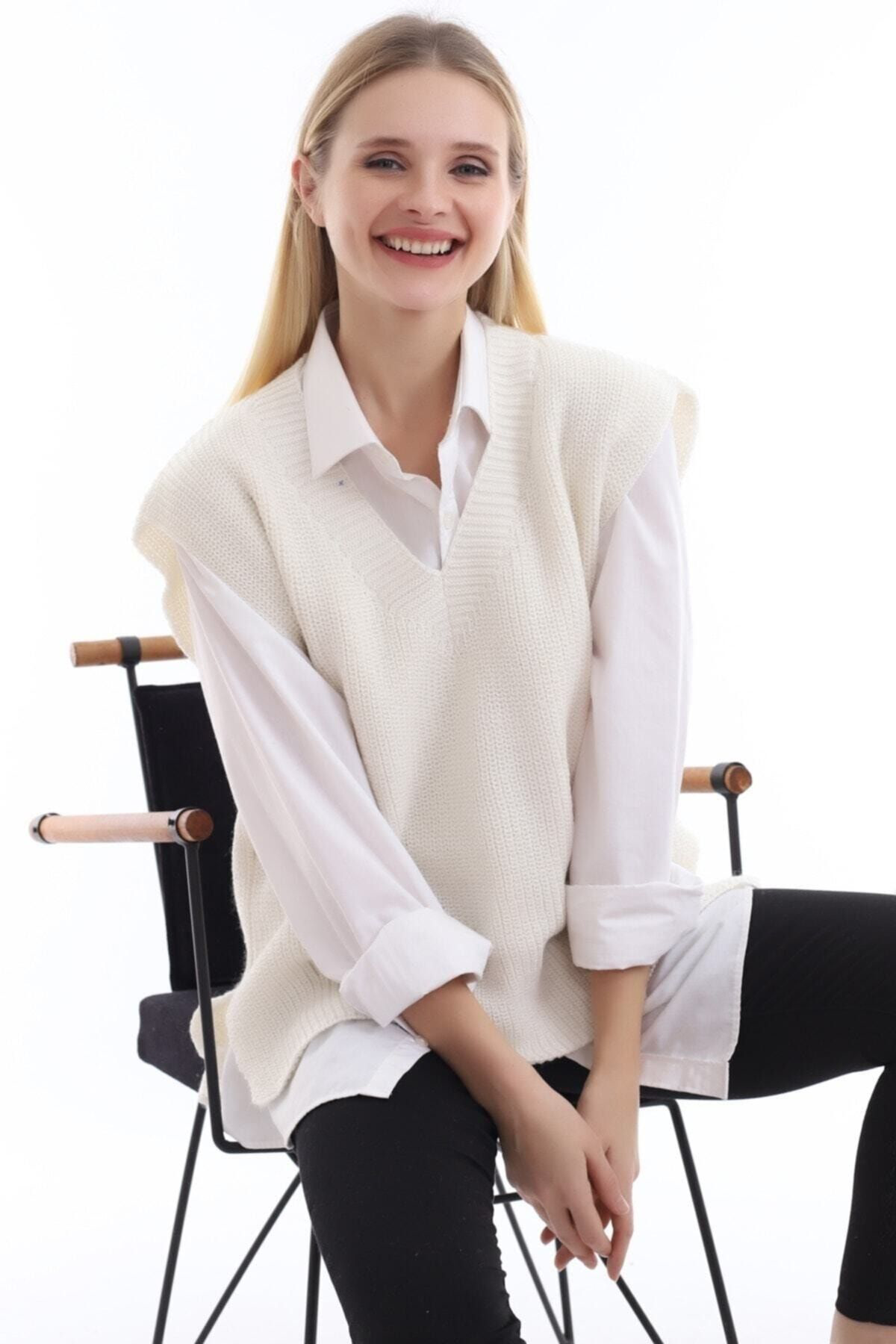 Eliz Fashion V Yaka Yırtmaçlı Triko Süveter