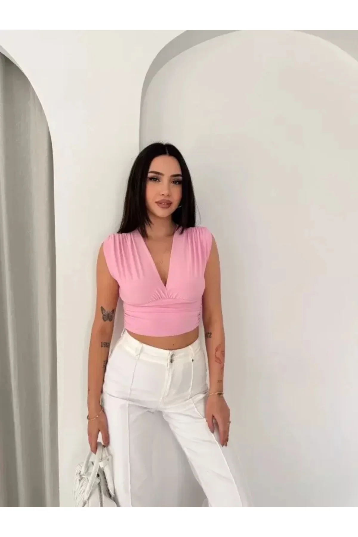 Vatkalı Kolsuz V Yaka Drapeli Crop Bluz Likralı Fit - Pembe