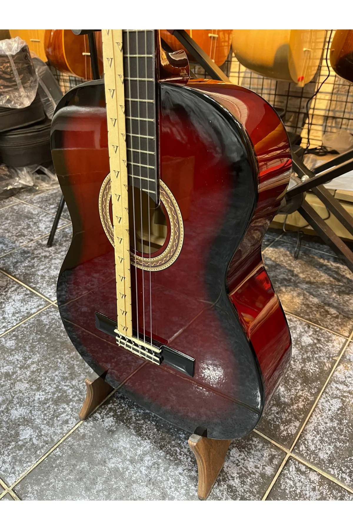 VC104TRDS Klasik Gitar 4/4 Bordo Sunburst Sap Çelikli
