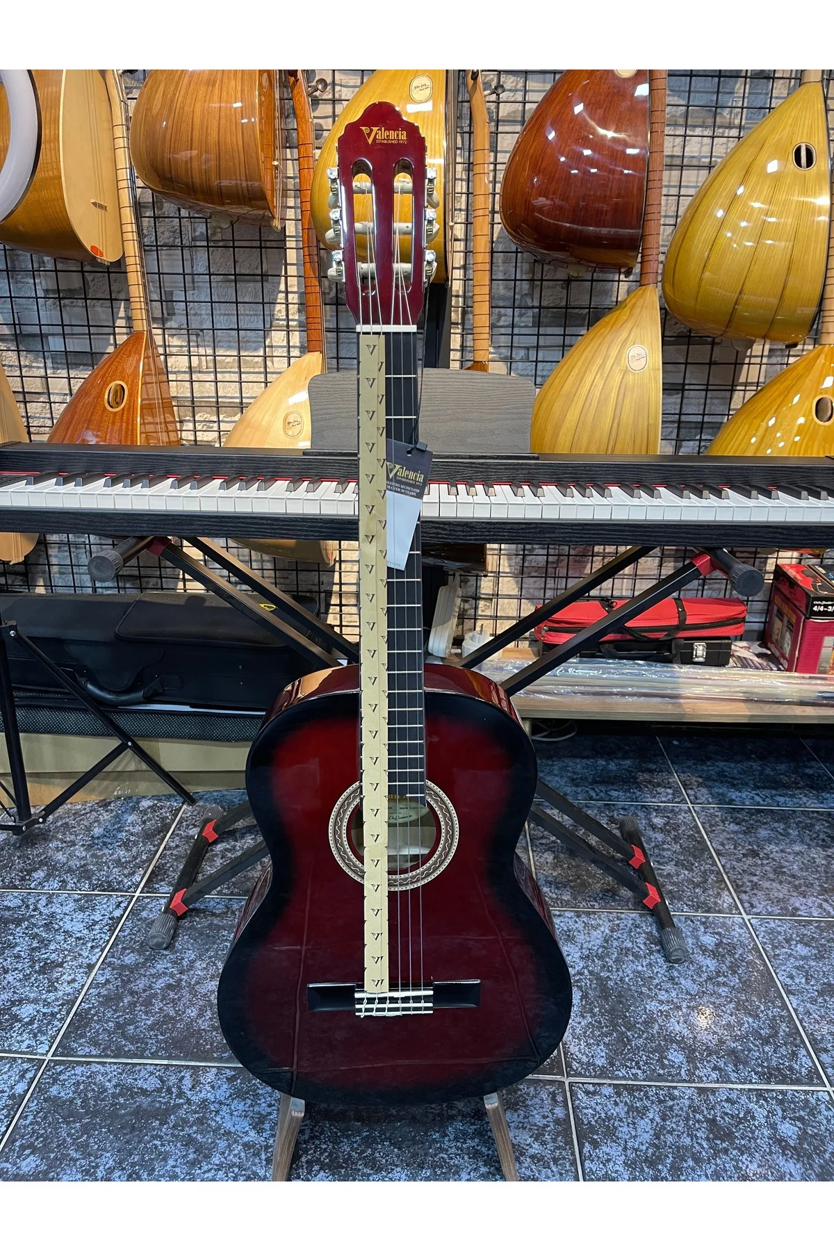 VC104TRDS Klasik Gitar 4/4 Bordo Sunburst Sap Çelikli