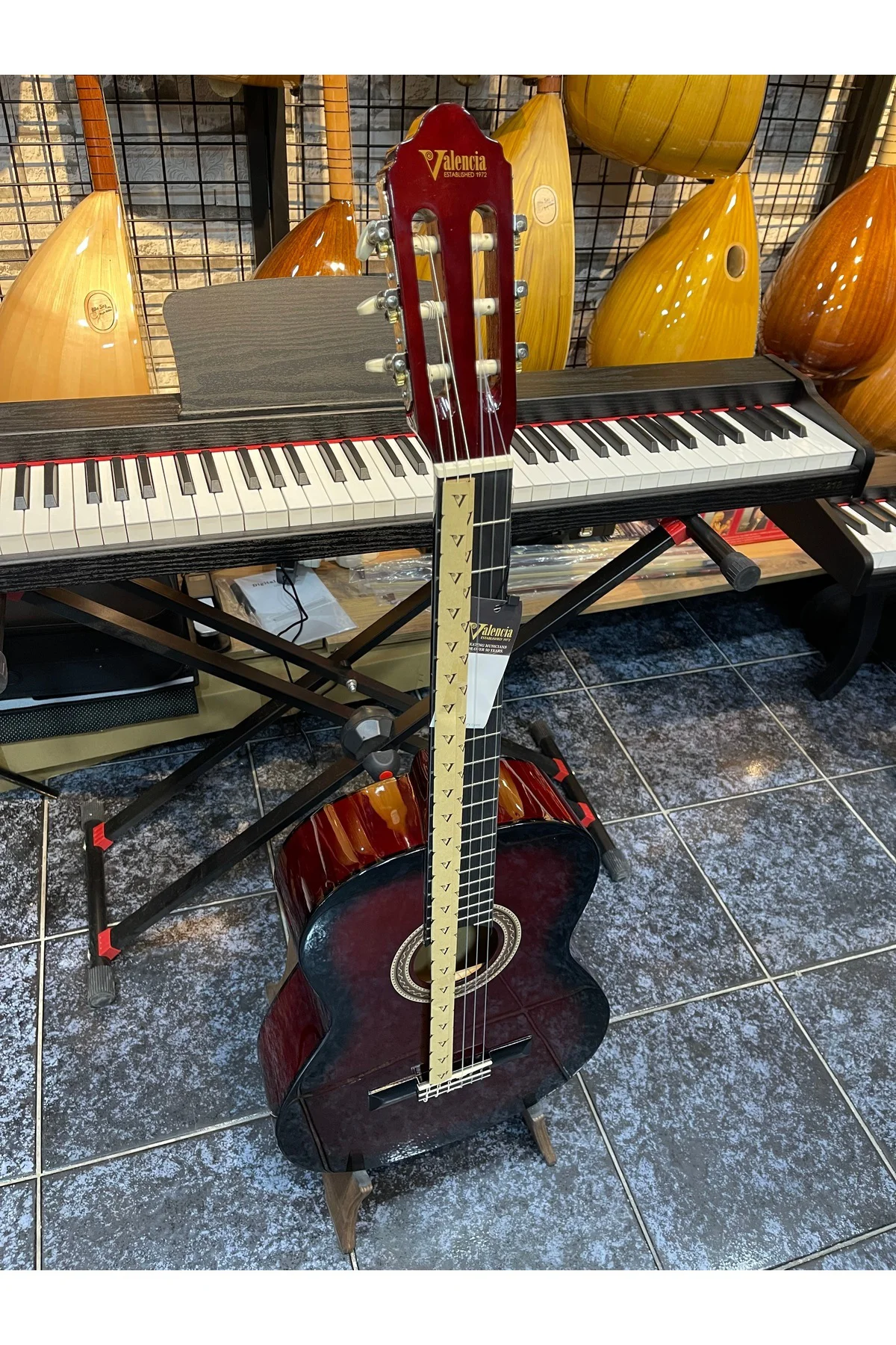 VC104TRDS Klasik Gitar 4/4 Bordo Sunburst Sap Çelikli