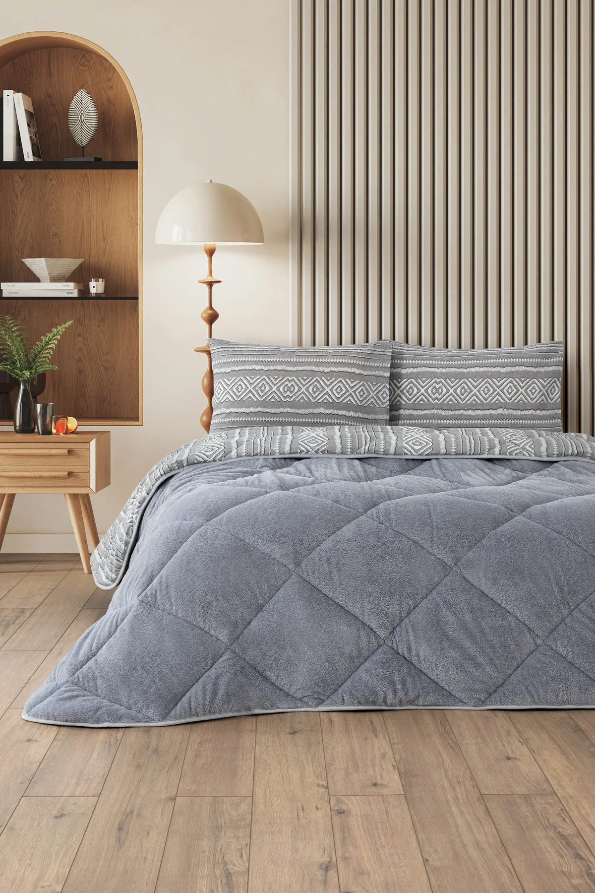 Veluna Battal Boy Lüx Wellsoft Yorgan Çift Taraflı - 2 Adet Yastık Kılıflı Yorgan Seti 215x235 cm