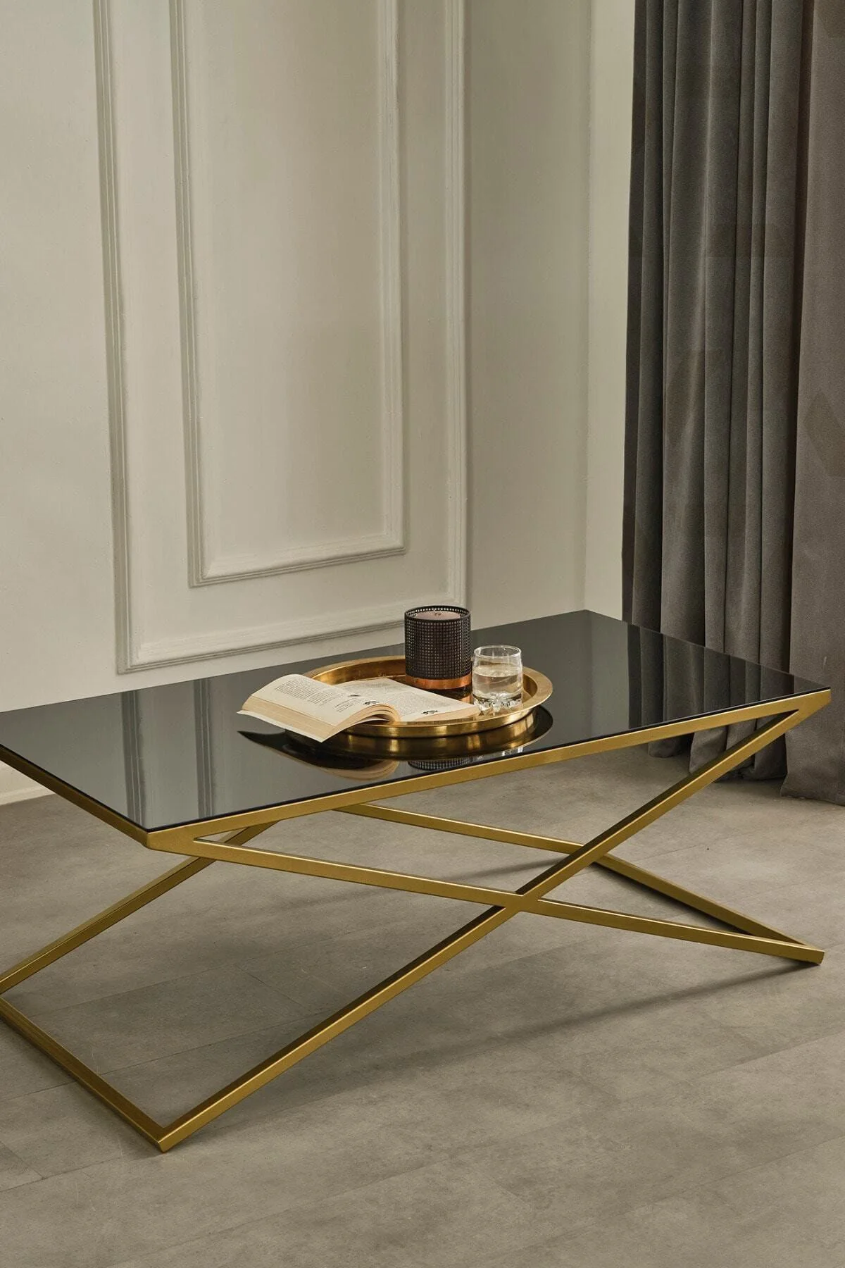 Venedik Gold Metal Ayaklı Füme Aynalı Orta Sehpa