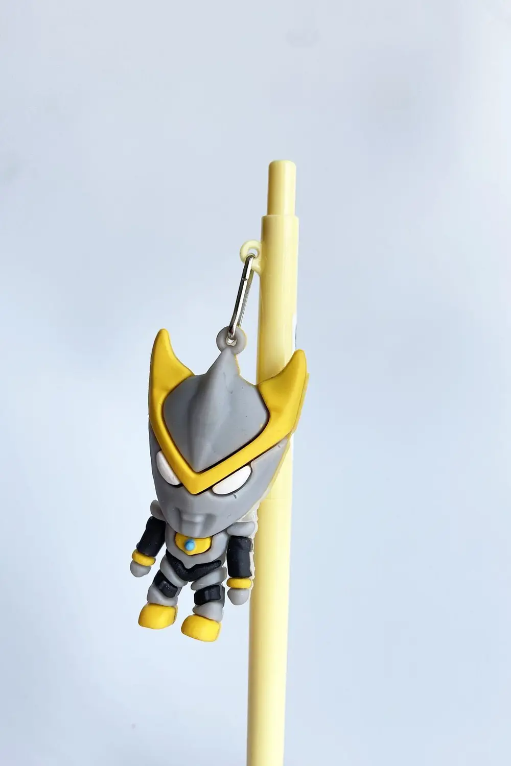 VERSATİL İKİ RENK 0,7 MM UZAYLI MASKOT LG2223