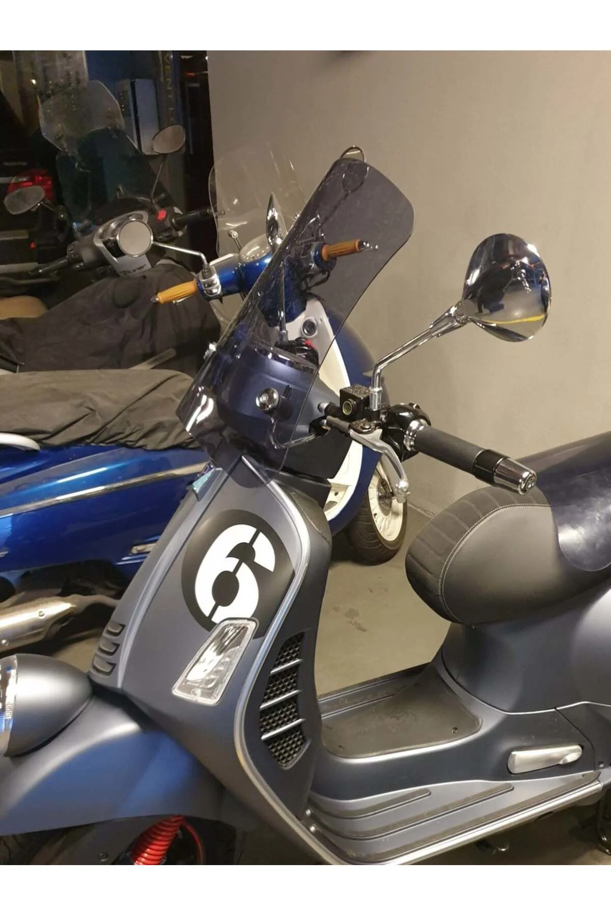 Vespa GTV 300 Ön Cam 2011-2022 Model 42cm Füme Renkli 4mm APARATSIZ