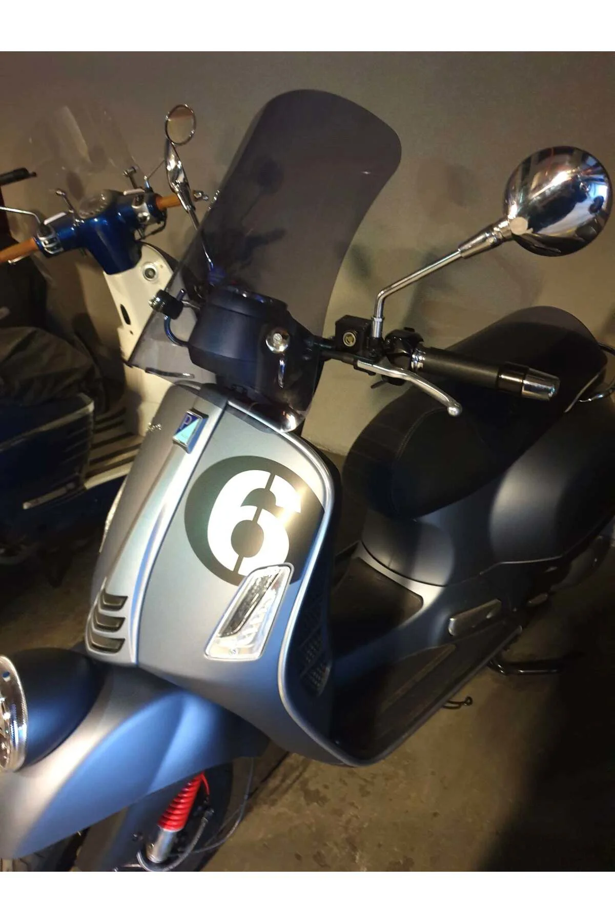 Vespa GTV 300 Ön Cam 2011-2022 Model 42cm Füme Renkli 4mm APARATSIZ