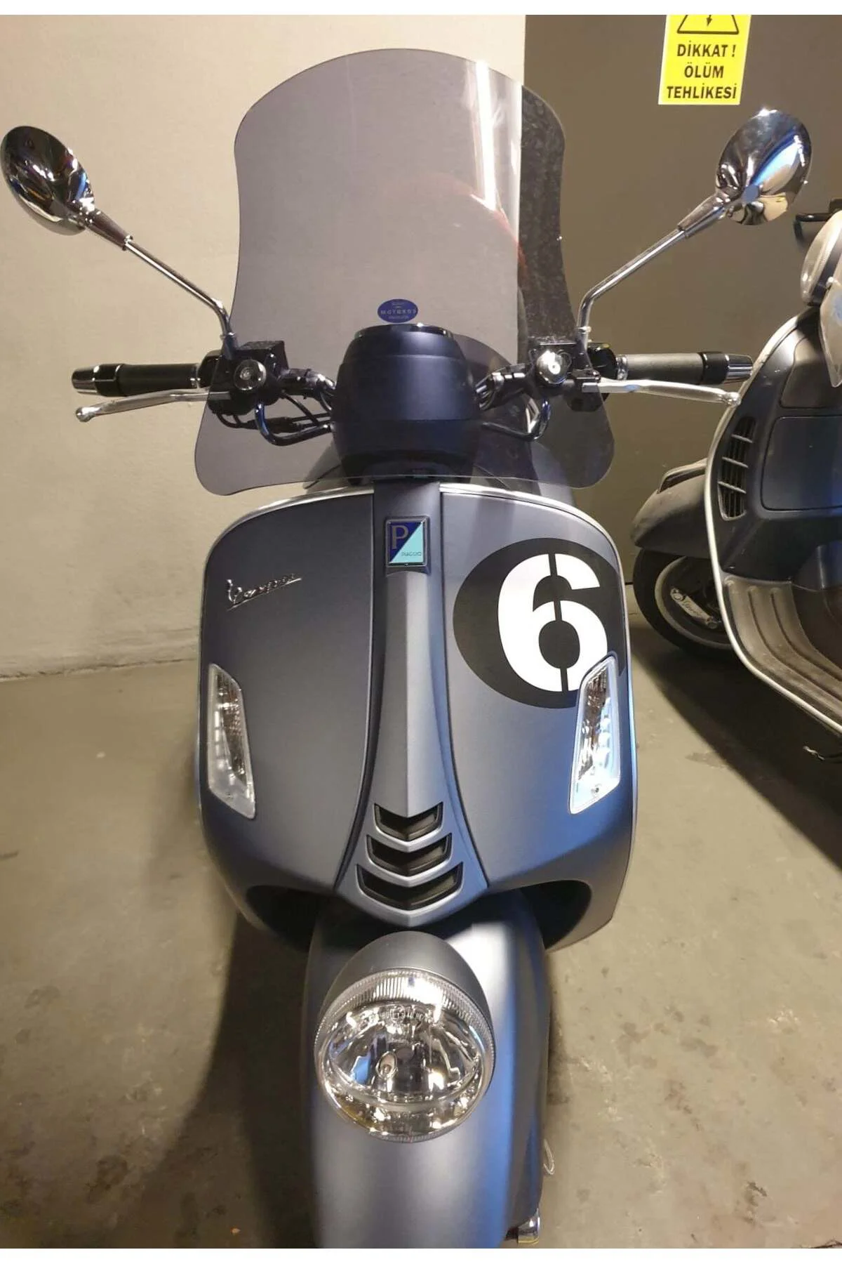Vespa GTV 300 Ön Cam 2011-2022 Model 42cm Füme Renkli 4mm APARATSIZ