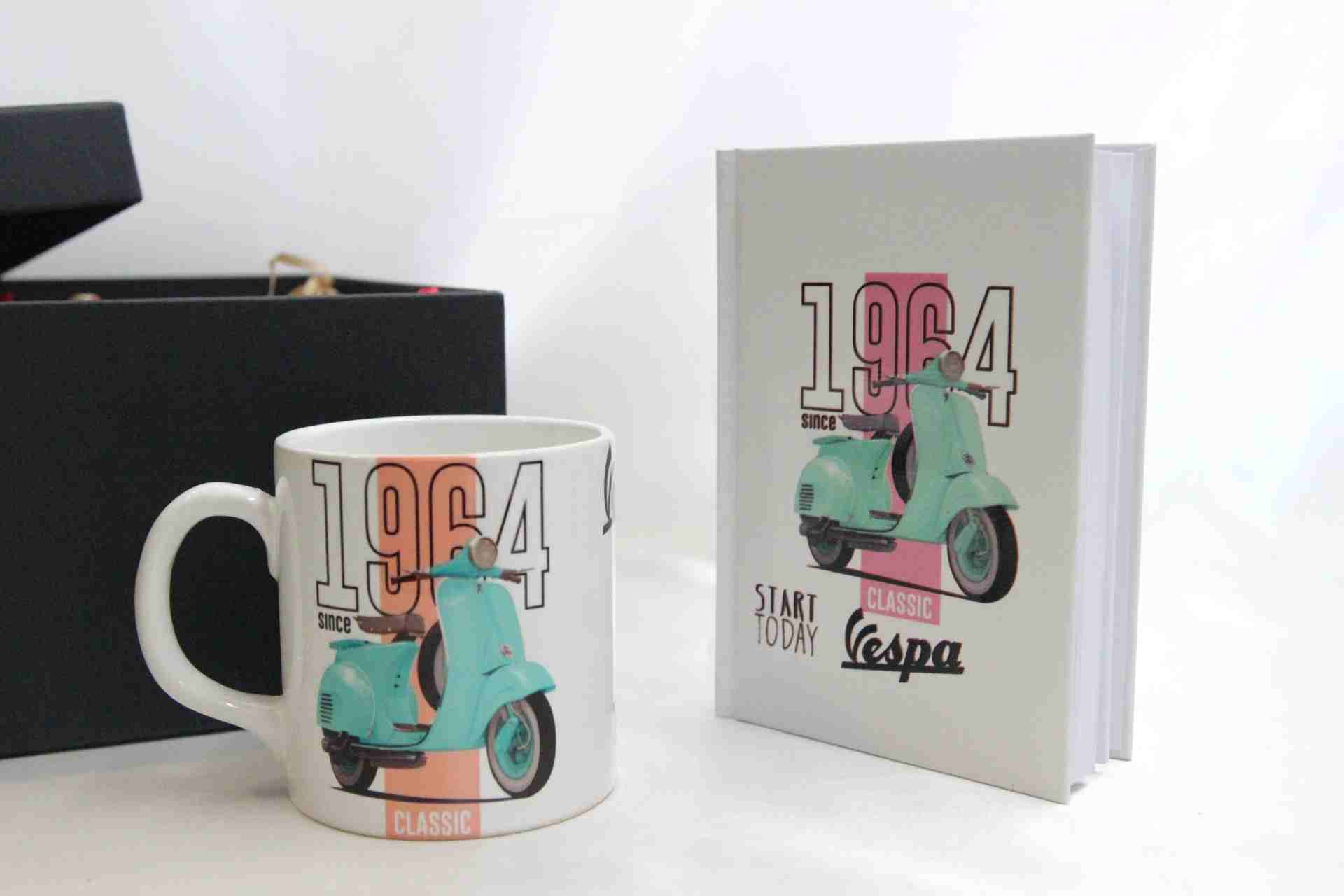 Vespa Temalı Kupa Bardak ve Defter Hediye Kutusu
