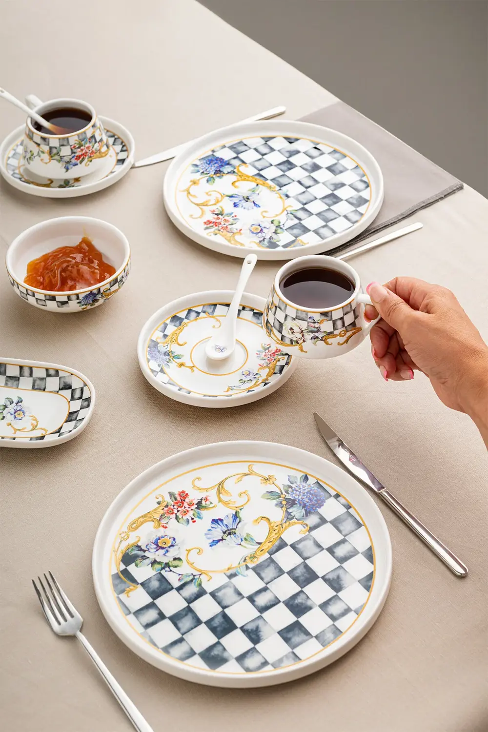 Victoria Porselen 32 Parça 6 Kişilik Kahvaltı Servis Takımı