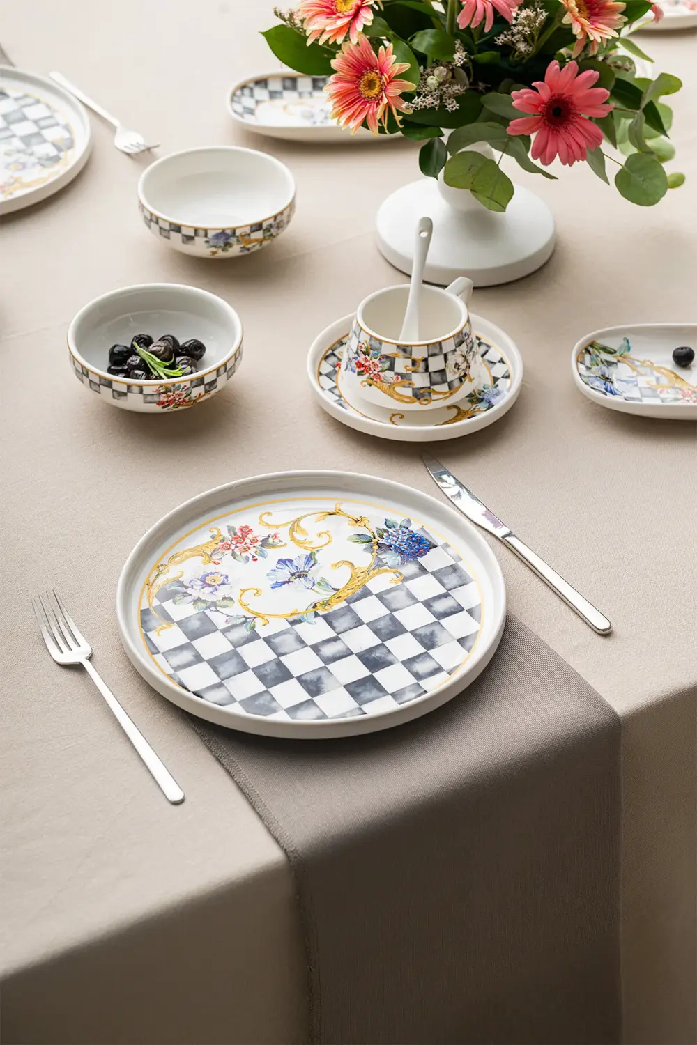 Victoria Porselen 32 Parça 6 Kişilik Kahvaltı Servis Takımı