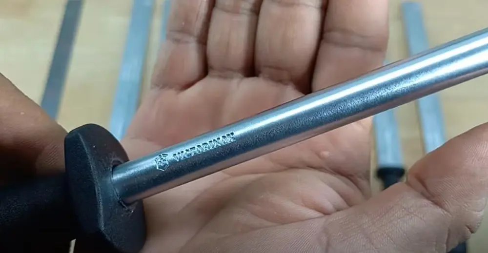 Victorinox 30cm Cilalı Honlama Çeliği 7.8517 65HRC