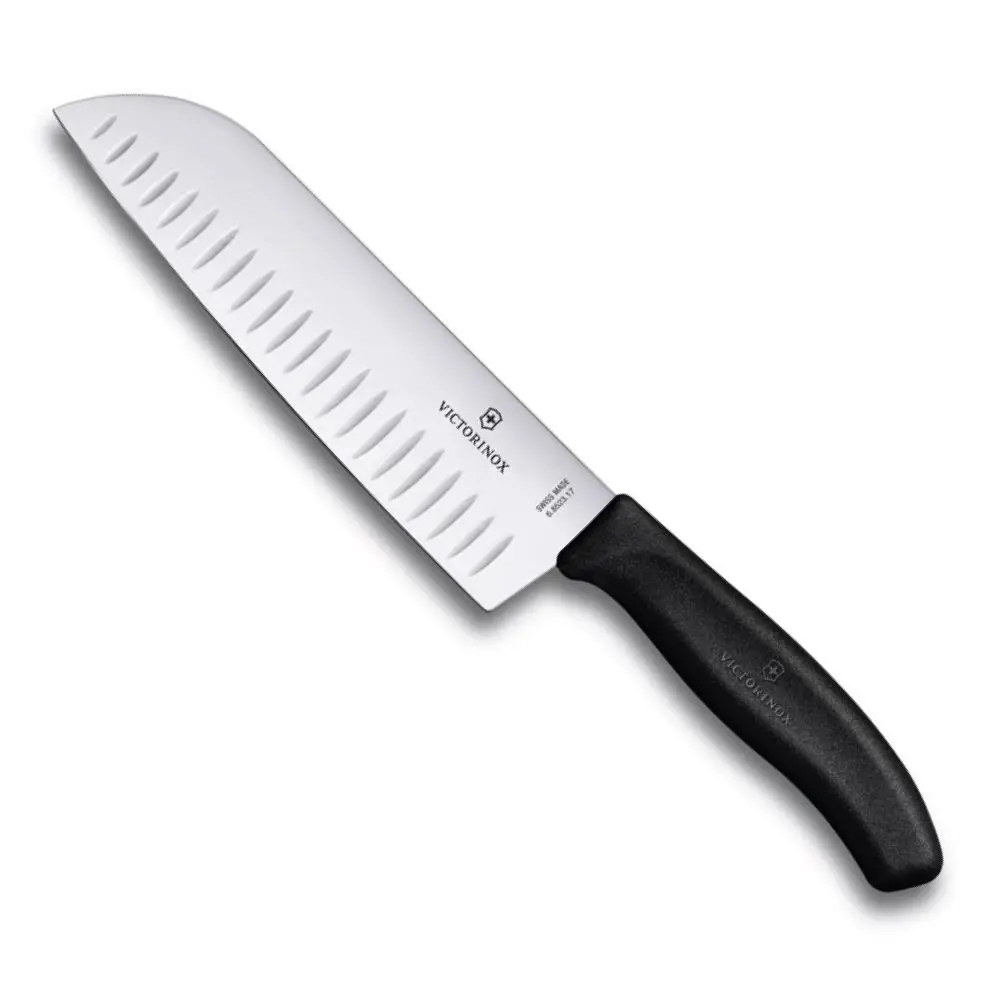 Victorinox SwissClassic 17cm Santoku Bıçağı Oluklu 6.8523.17B Siy Victorinox SwissClassic 17cm Santoku Bıçağı Oluklu 6.8523.17B Siy