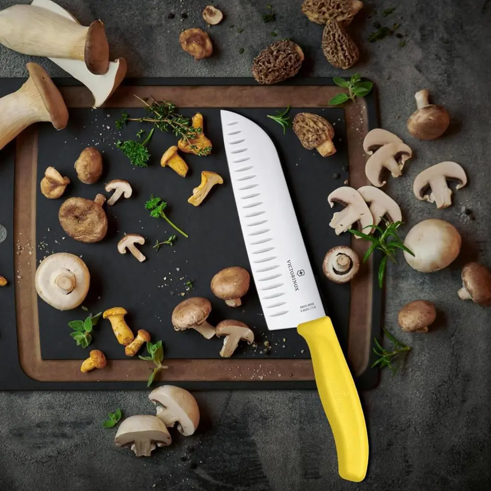 Victorinox SwissClassic 17cm Santoku Bıçağı Oluklu 6.8526.17L8B S
