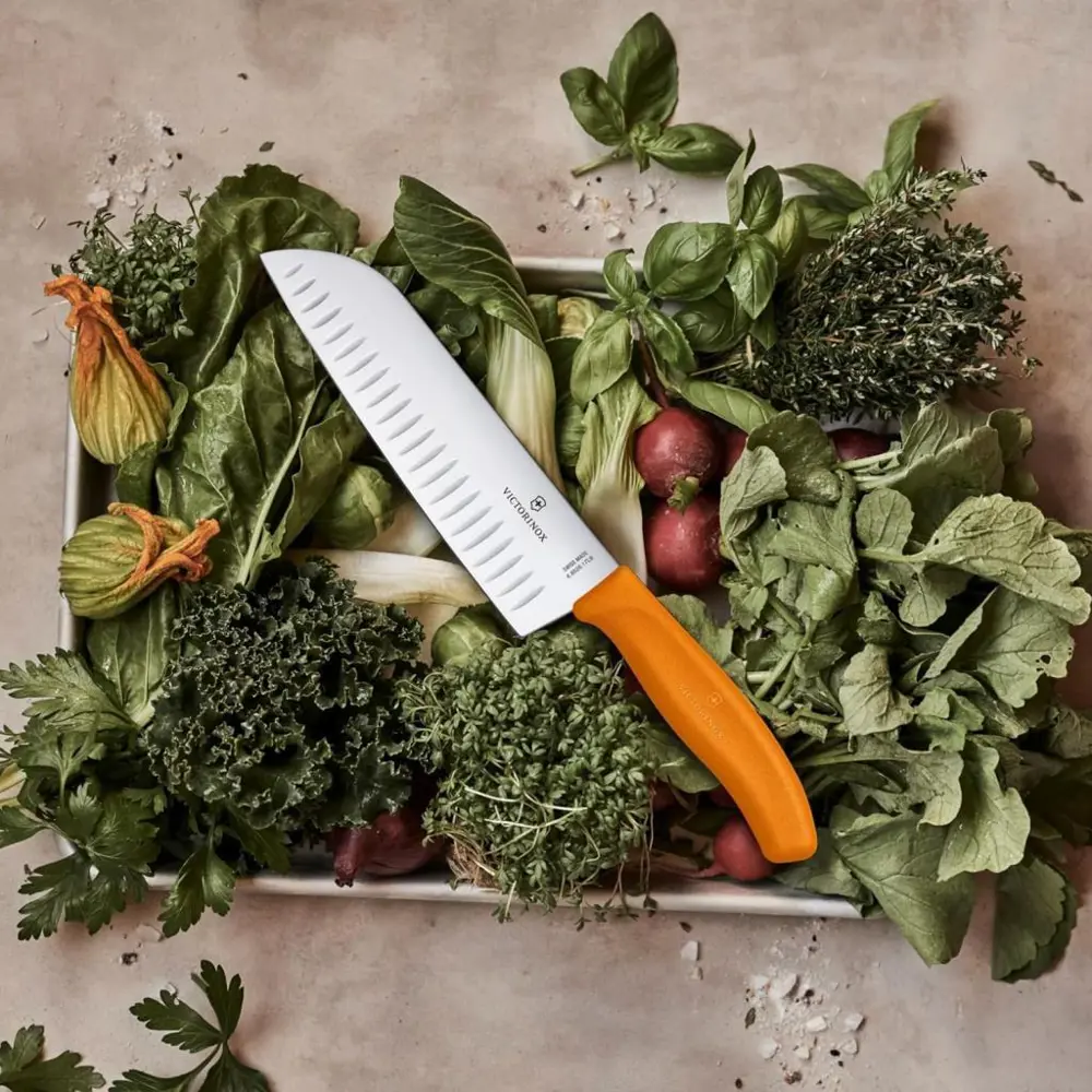 Victorinox SwissClassic 17cm Santoku Bıçağı Oluklu 6.8526.17L9B T