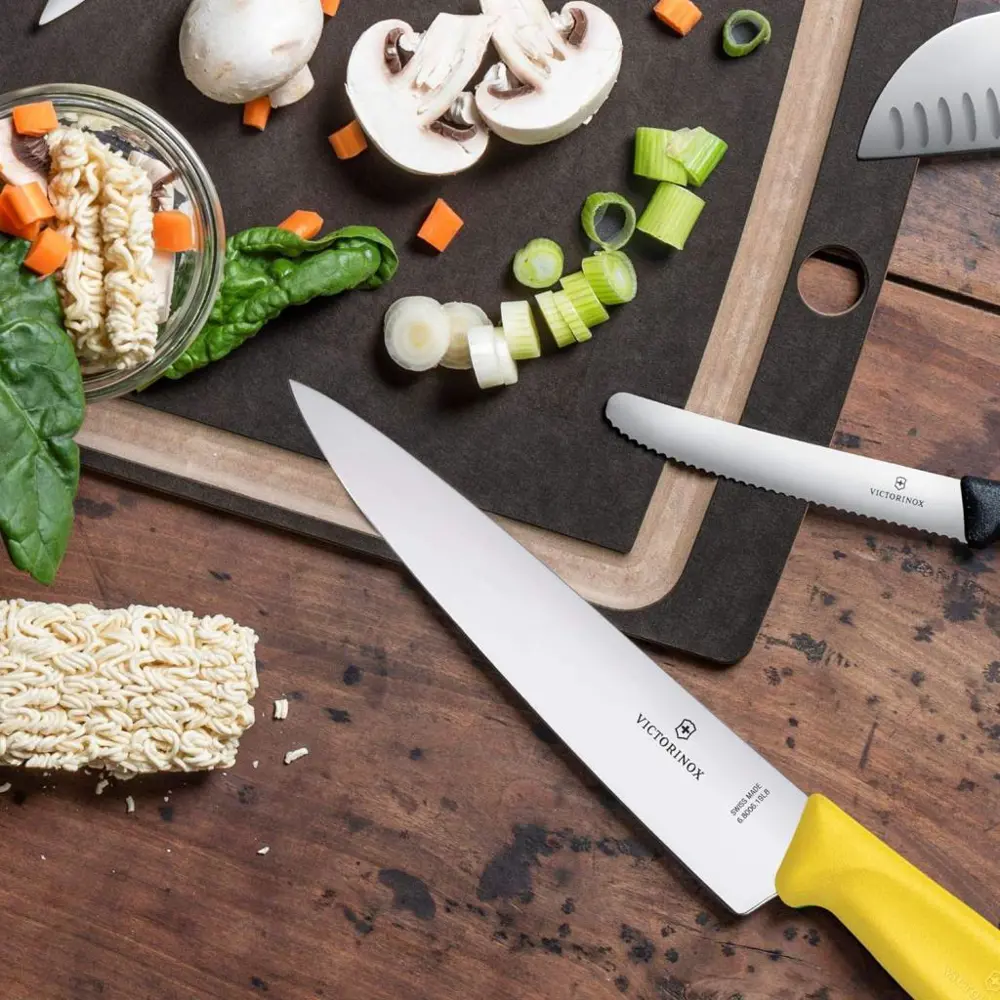 Victorinox SwissClassic 19cm Doğrama Bıçağı 6.8006.19L8B Sarı Victorinox SwissClassic 19cm Doğrama Bıçağı 6.8006.19L8B Sarı