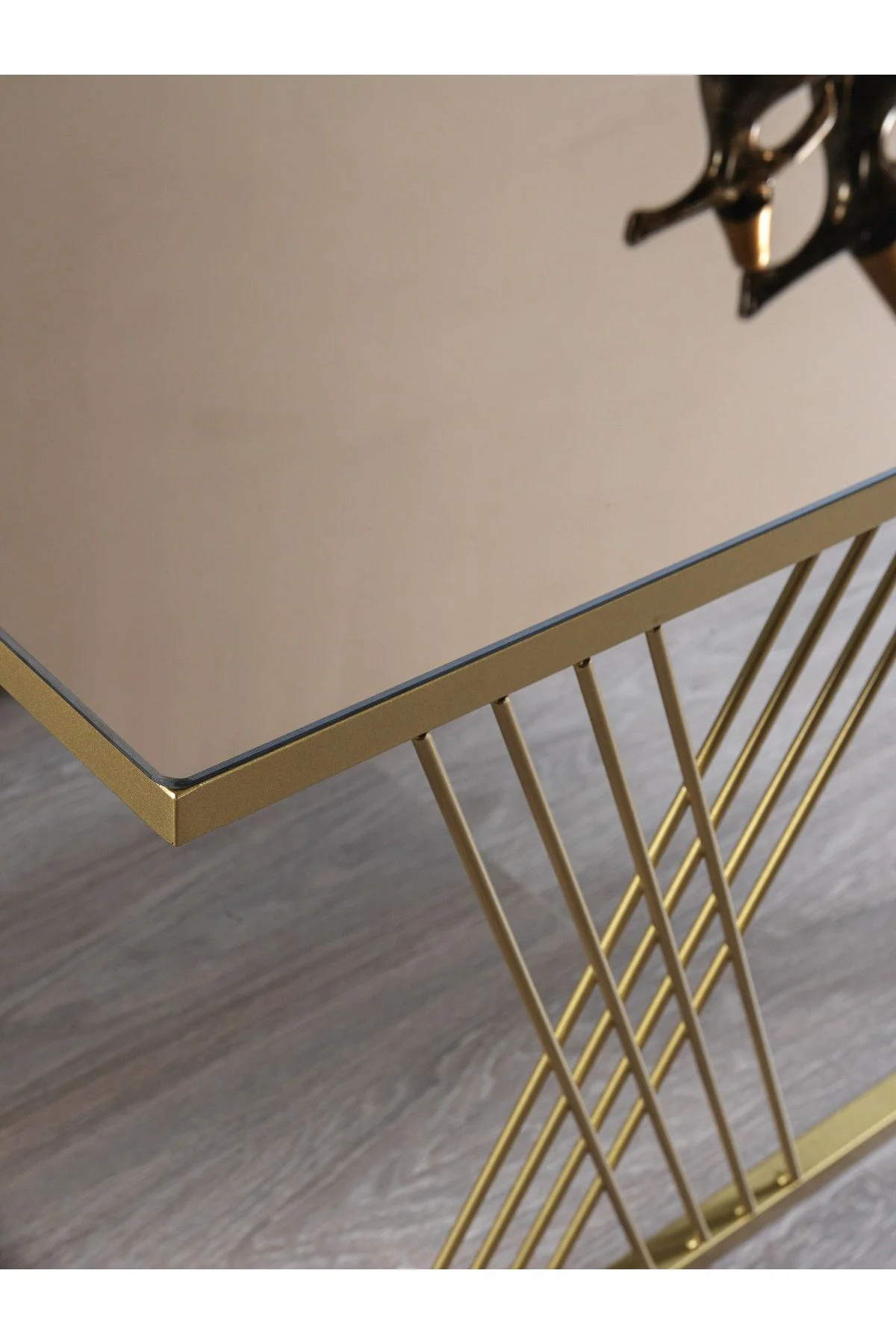 Vienna Gold Metal Ayaklı Bronz Aynalı Orta Sehpa