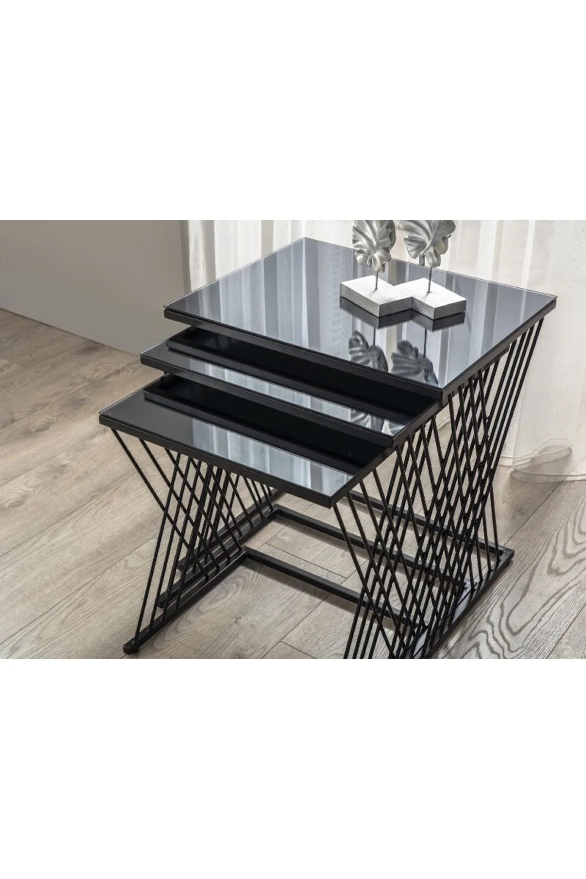 Vienna Siyah Metal Ayaklı,füme Aynalı Zigon Sehpa