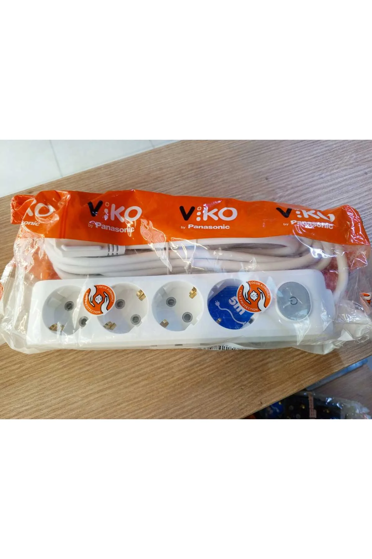 Viko Dörtlü Topraklı Priz Anahtarlı 5mt (ÇOCUK KORUMALI) - Görsel 2