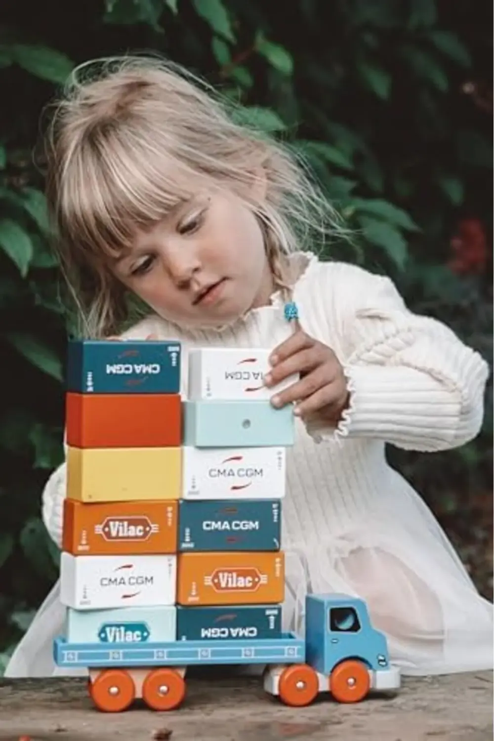 Vilac – 2358 – Kamyon – oyuncak, mıknatıslı-Schraubenhalter 39551