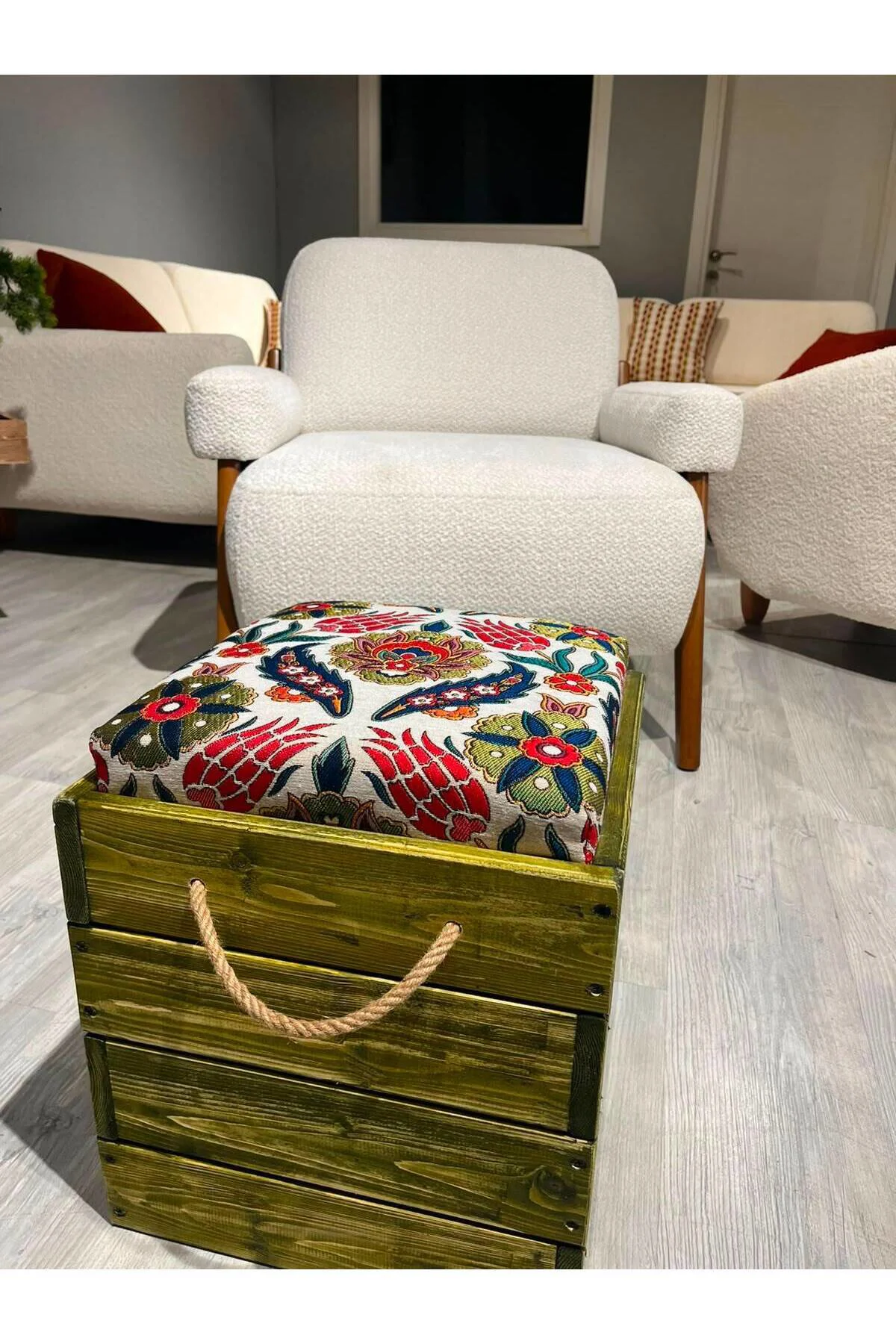 Vintage Ahşap Outdoor Sandıklı Puf