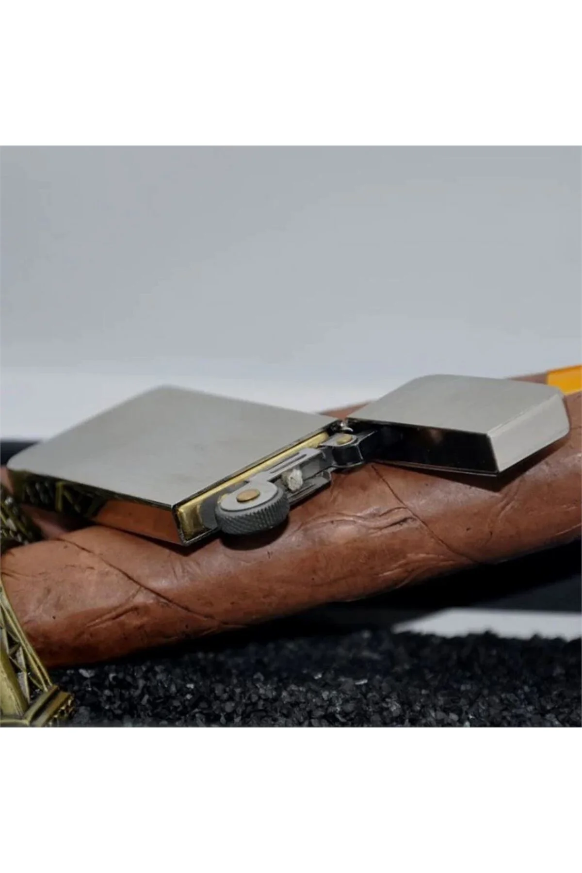 Vintage Çakmak Benzinli Slim Çakmak Füme Vintage Çakmak Benzinli Slim Çakmak Füme Fiyatı, Yorumları ve Özellikleri