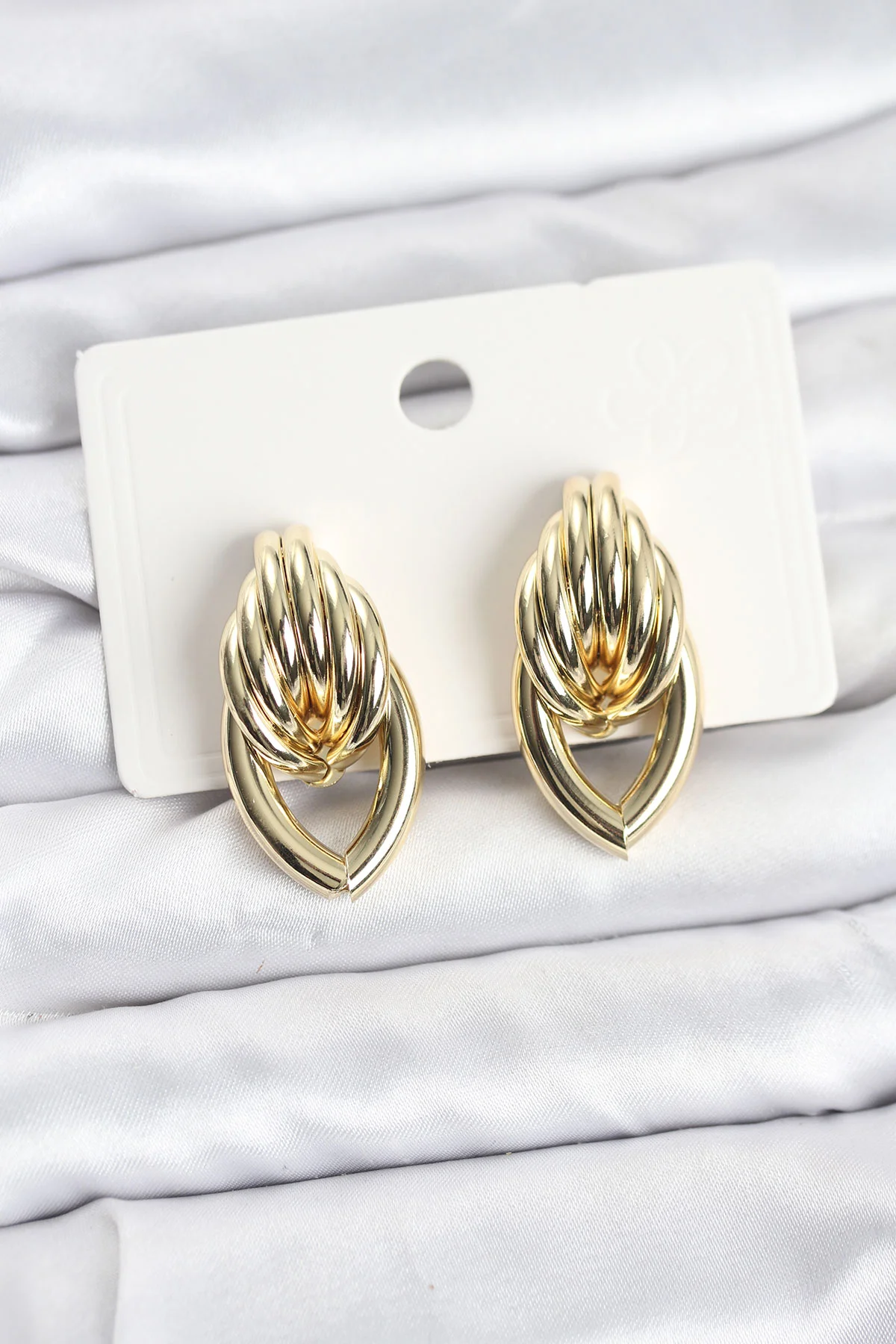 Vintage Pirinç Gold Sarmal Damla Kadın Küpe 5886 - Şık ve Kalıcı Abiye Takıları