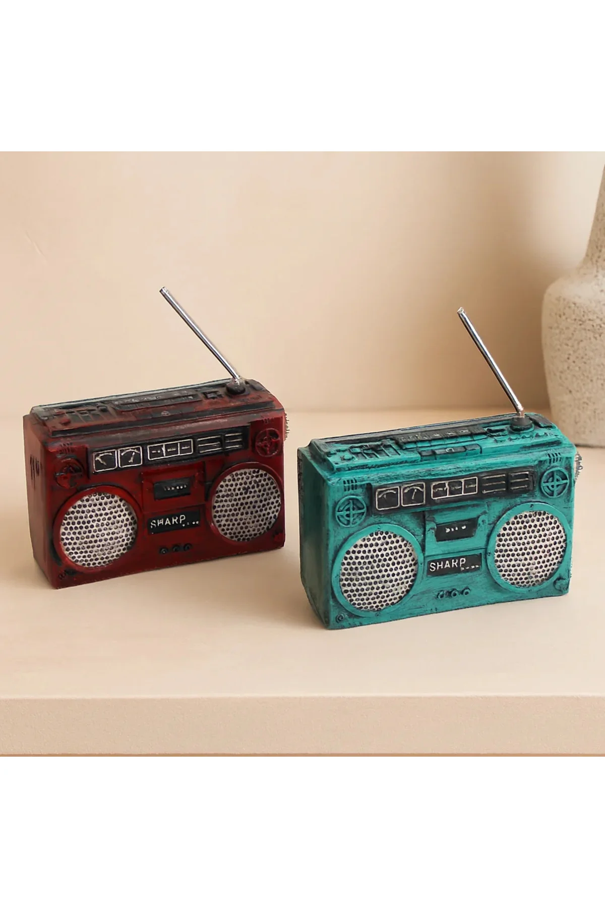Vintage Radyo Dekoratif Reçine Kumbara 17x17x5.5 cm Vintage Radyo Dekoratif Reçine Kumbara 17x17x5.5 cm